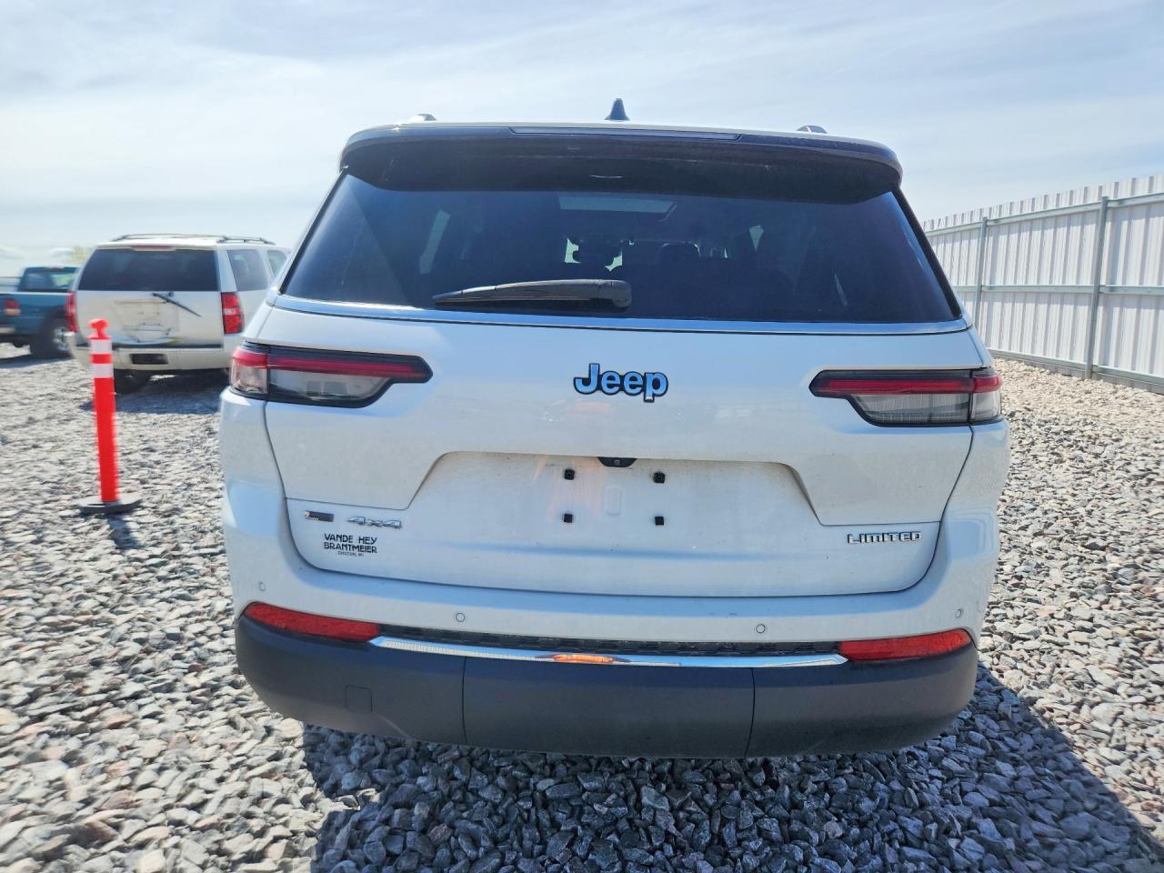 2022 Jeep Grand Cherokee L Limited White vin: 1C4RJKBG2N8558595