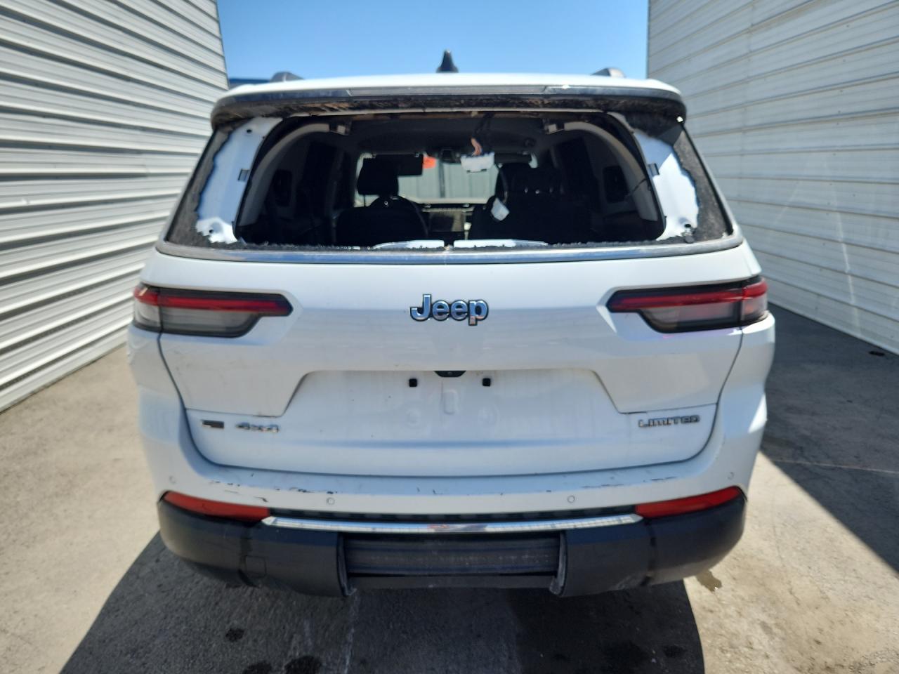 2023 Jeep Grand Cherokee L Limited Белый vin: 1C4RJKBG4P8806557 Damage: Lift Gate, Heavy Scratch, 5 To 6 Inches