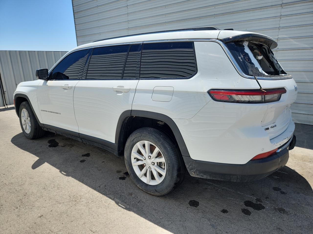 2023 Jeep Grand Cherokee L Limited Белый vin: 1C4RJKBG4P8806557 Damage: Left Qtr Panel, Dent(S) W/ Paint Dmg, 2 To 3 Inches