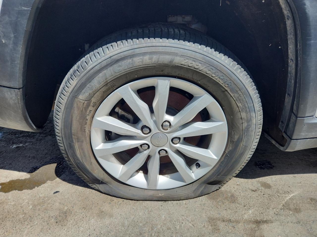 2023 Jeep Grand Cherokee L Limited Белый vin: 1C4RJKBG4P8806557 Damage: Right Rear Tire, Cut, Replacement Required