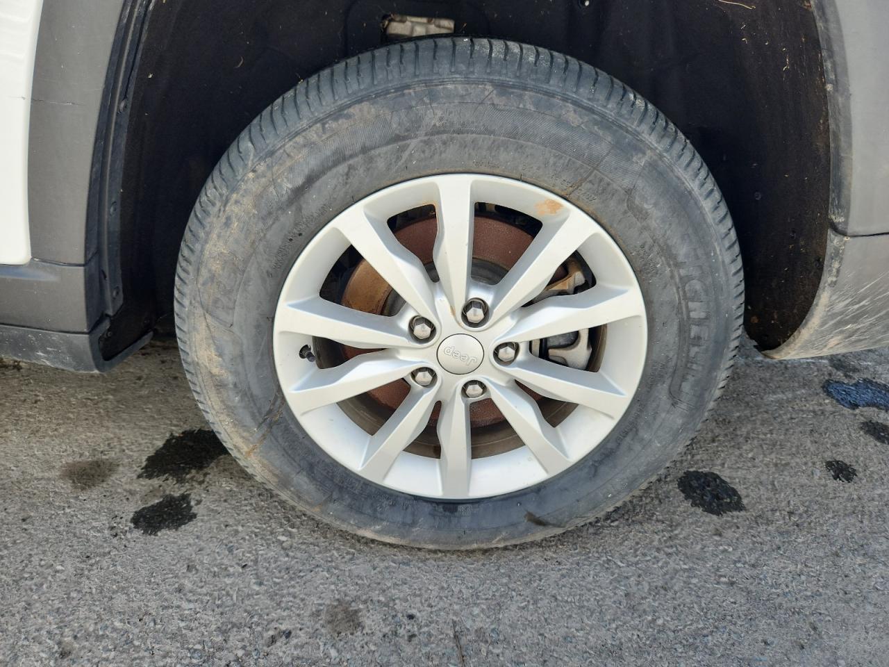 2023 Jeep Grand Cherokee L Limited Белый vin: 1C4RJKBG4P8806557 Damage: Left Rear Tire, Worn, Replacement Required