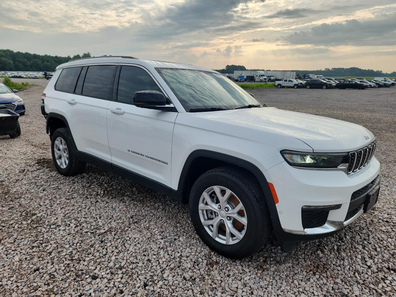 2023 Jeep Grand Cherokee L Limited White vin: 1C4RJKBG4P8832785