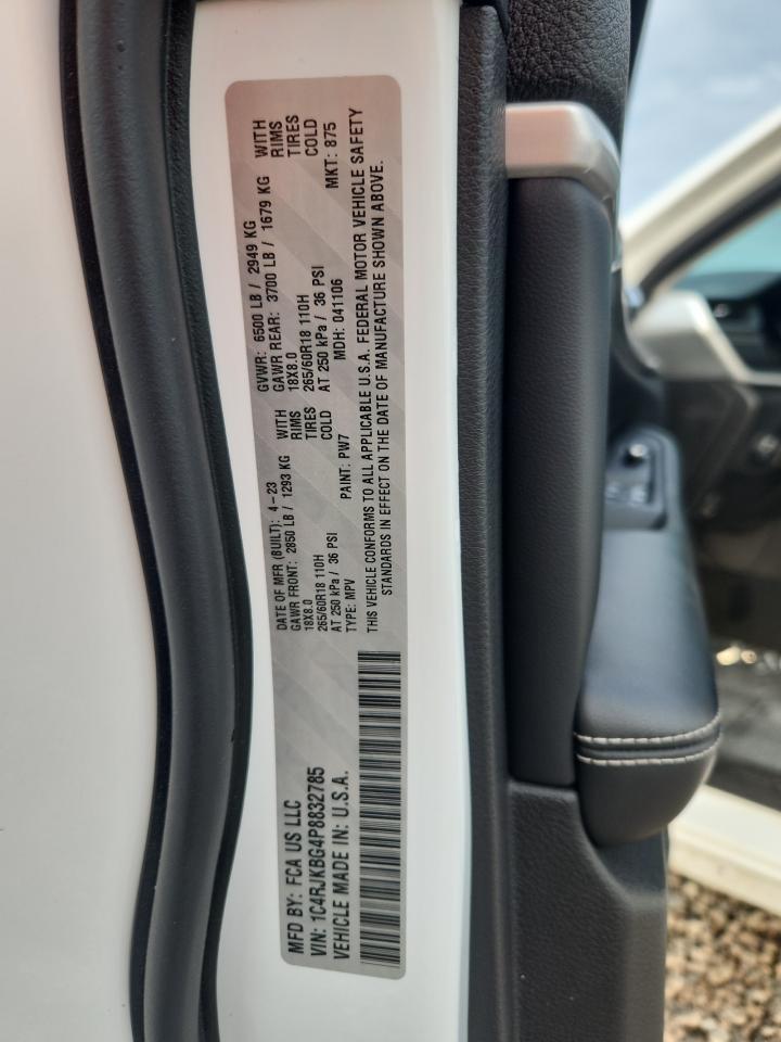 2023 Jeep Grand Cherokee L Limited White vin: 1C4RJKBG4P8832785