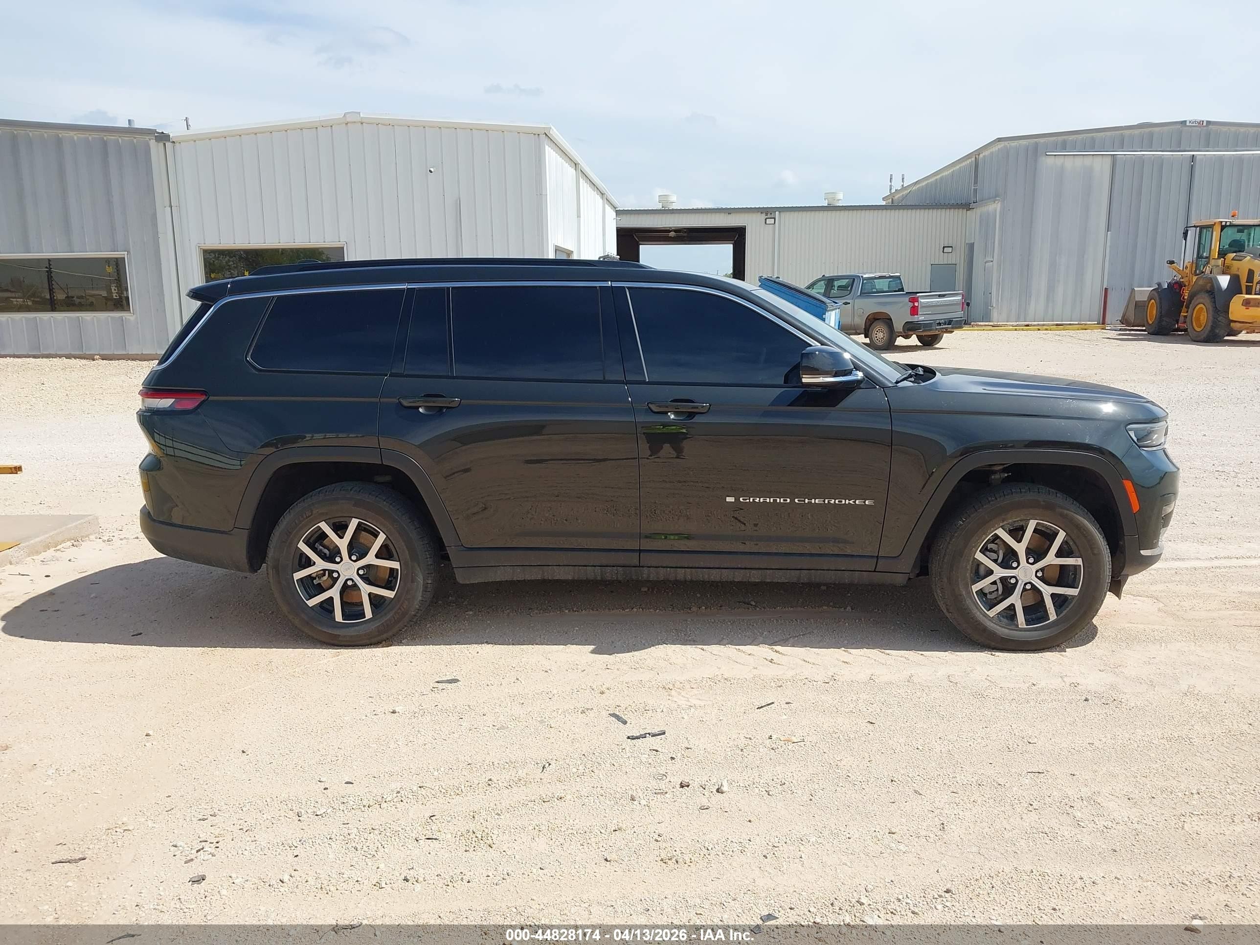 2024 Jeep Grand Cherokee L Limited 4x4 Green vin: 1C4RJKBG4R8623632
