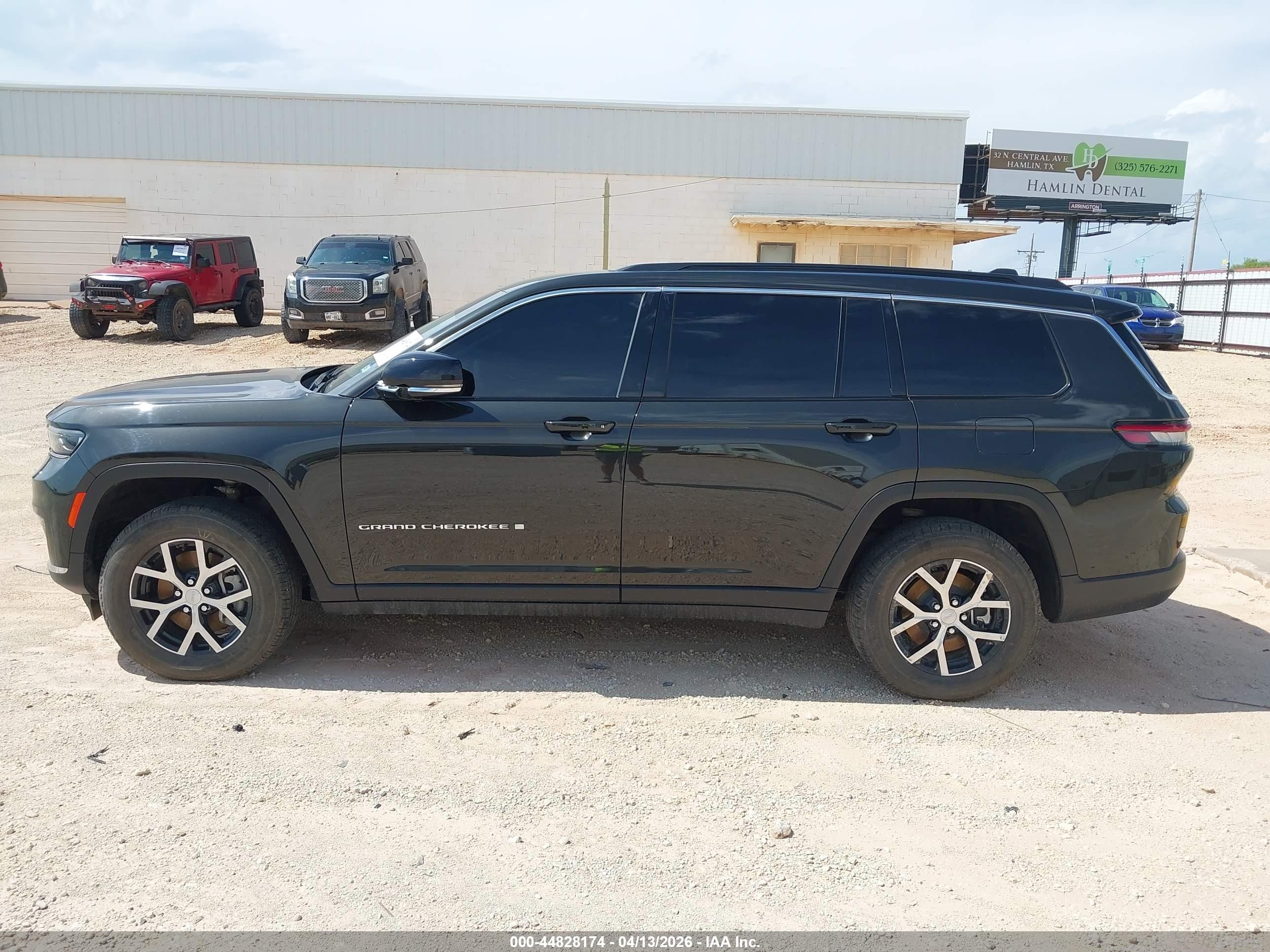 2024 Jeep Grand Cherokee L Limited 4x4 Green vin: 1C4RJKBG4R8623632