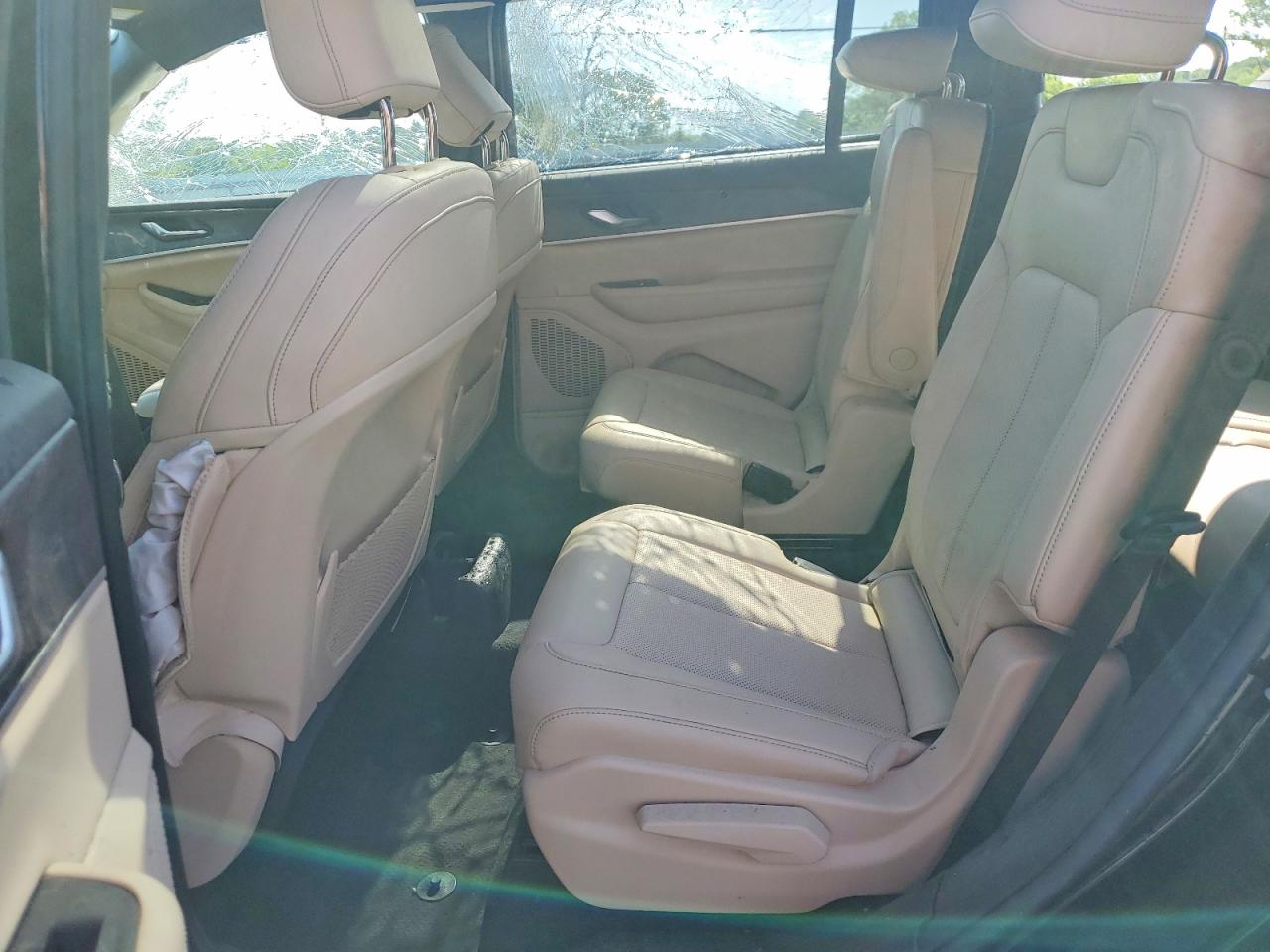 2023 Jeep Grand Cherokee L Limited Черный vin: 1C4RJKBG5P8830981
