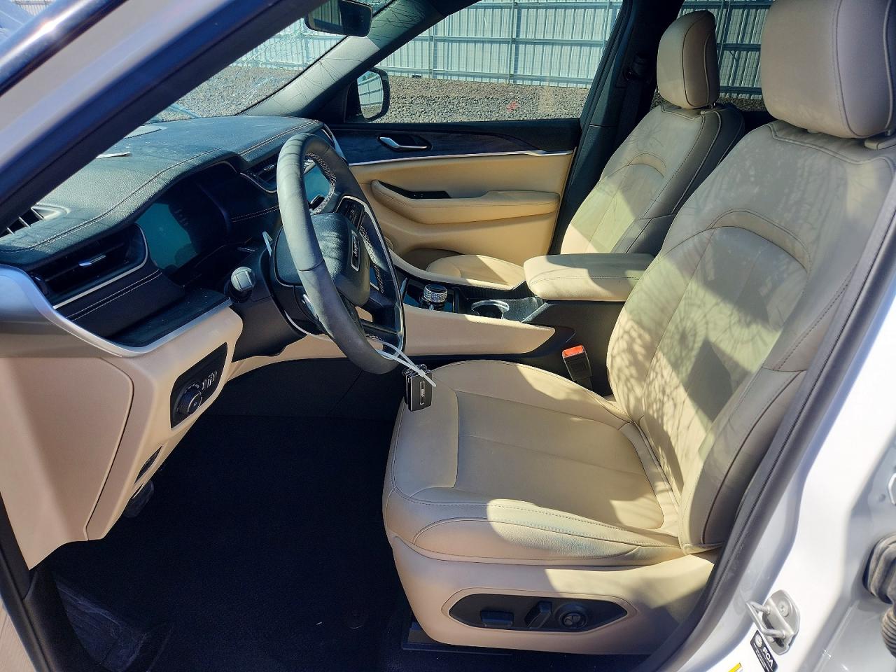 2025 Jeep Grand Cherokee L Limited White vin: 1C4RJKBG5S8665068