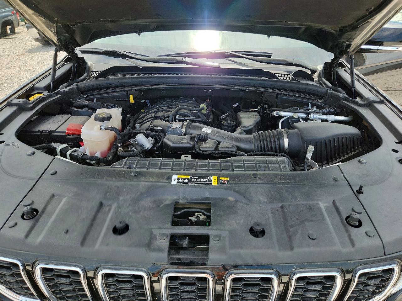 2023 Jeep Grand Cherokee L Limited Серый vin: 1C4RJKBG8P8852876