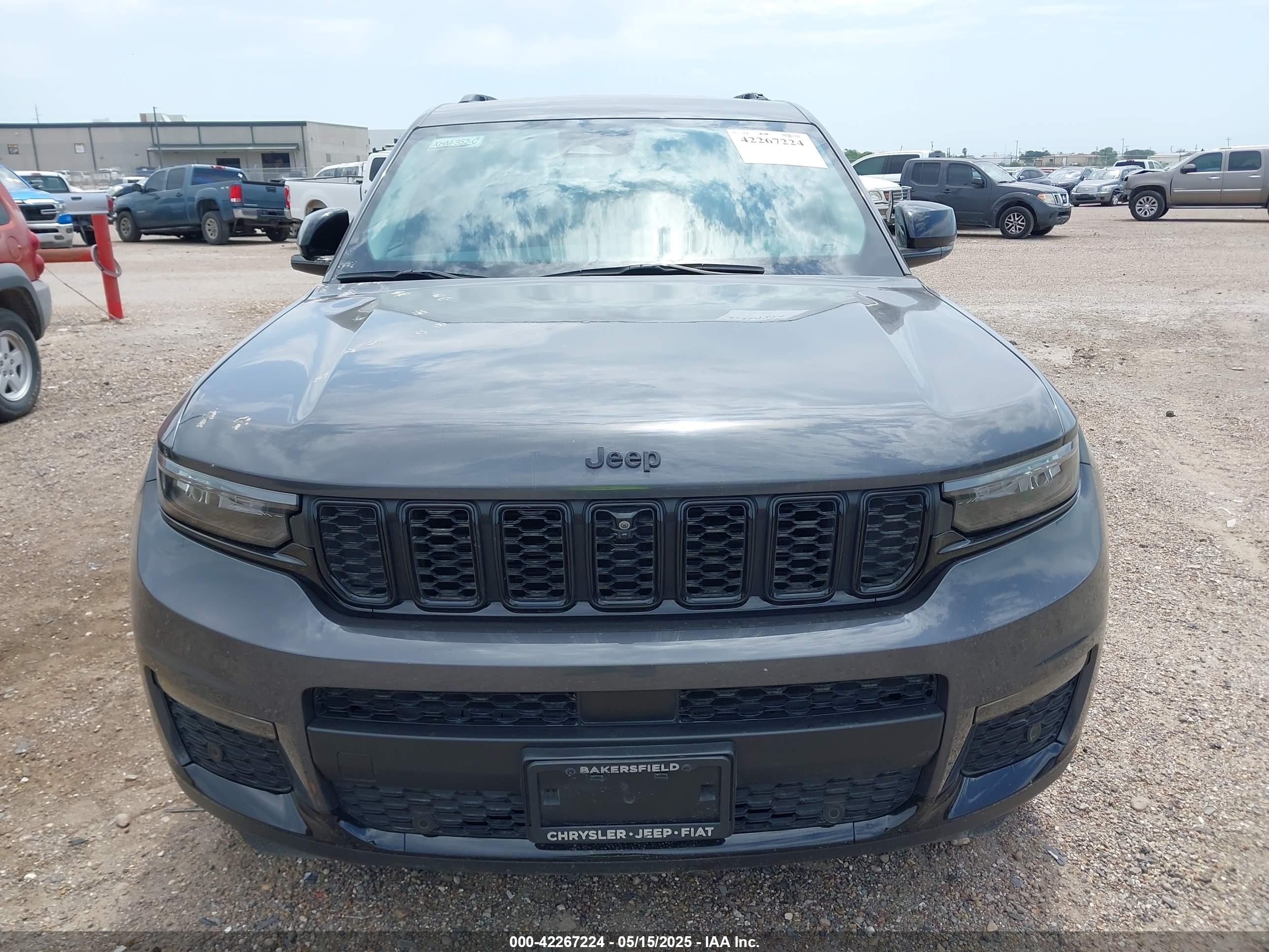 2023 Jeep Grand Cherokee L Limited 4x4 Gray vin: 1C4RJKBGXP8702638