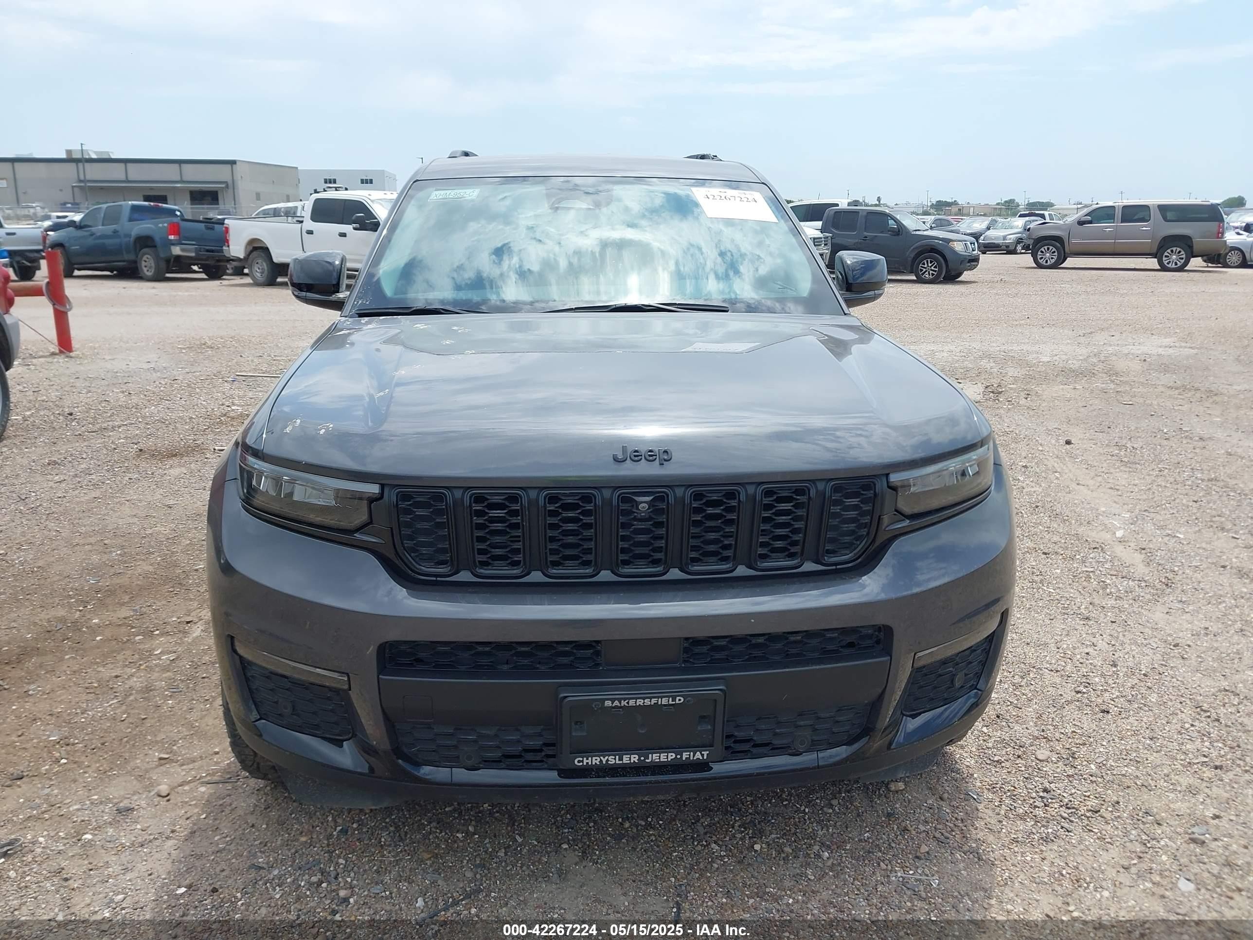2023 Jeep Grand Cherokee L Limited 4x4 Gray vin: 1C4RJKBGXP8702638