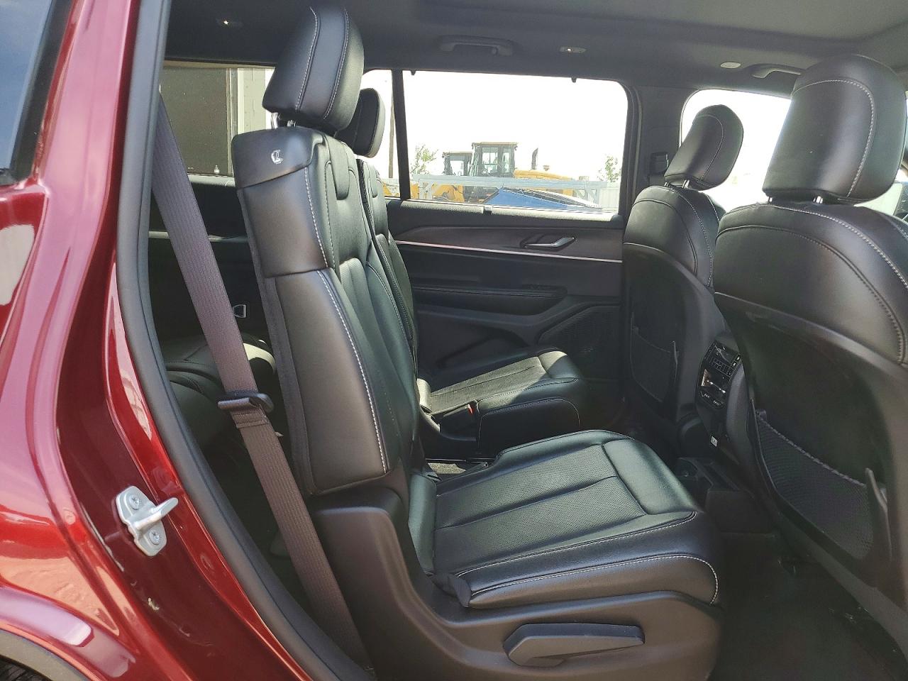 2024 Jeep Grand Cherokee L Limited Red vin: 1C4RJKBGXR8570080
