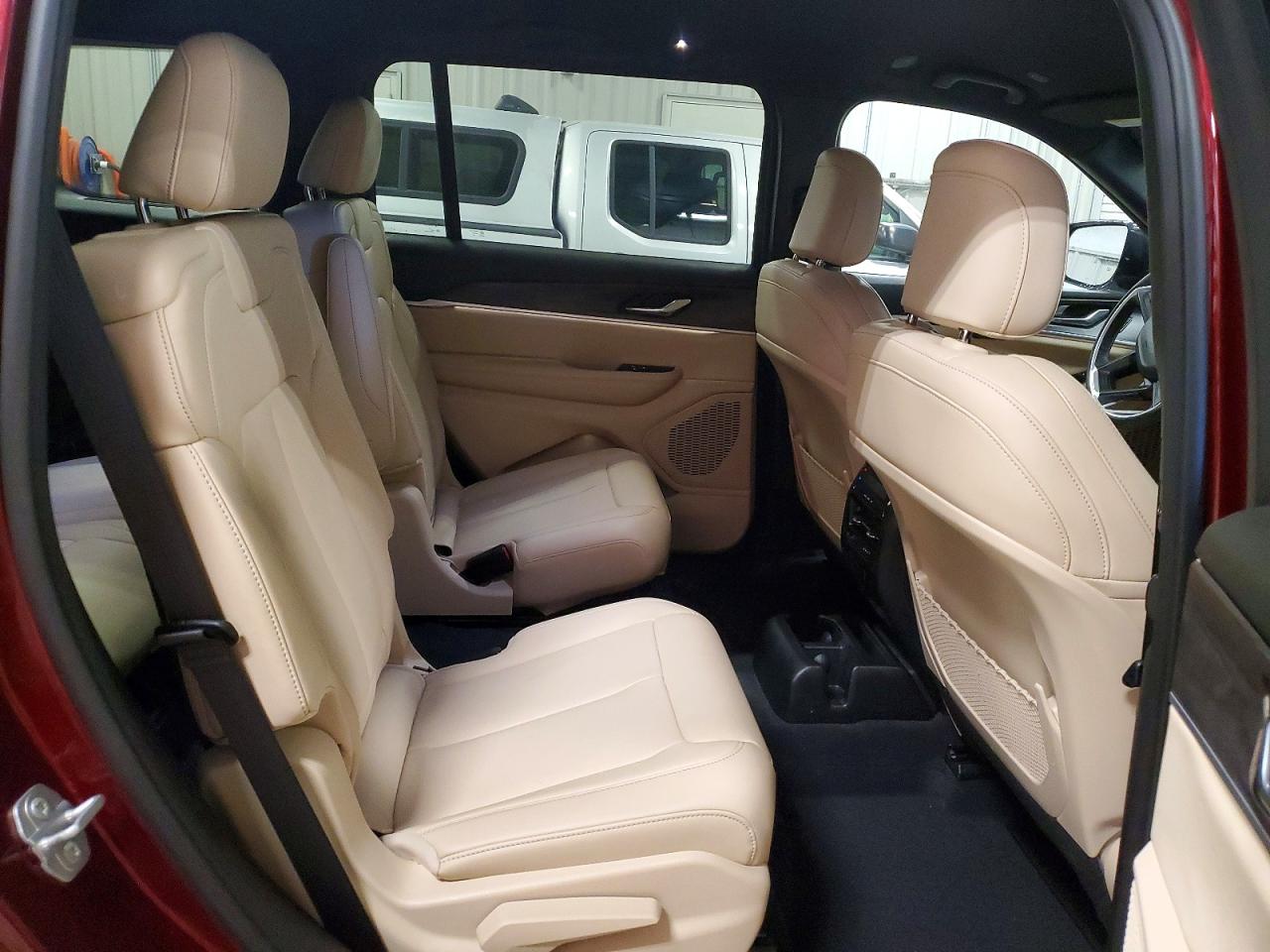 2025 Jeep Grand Cherokee L Limited Красный vin: 1C4RJKBGXS8632678