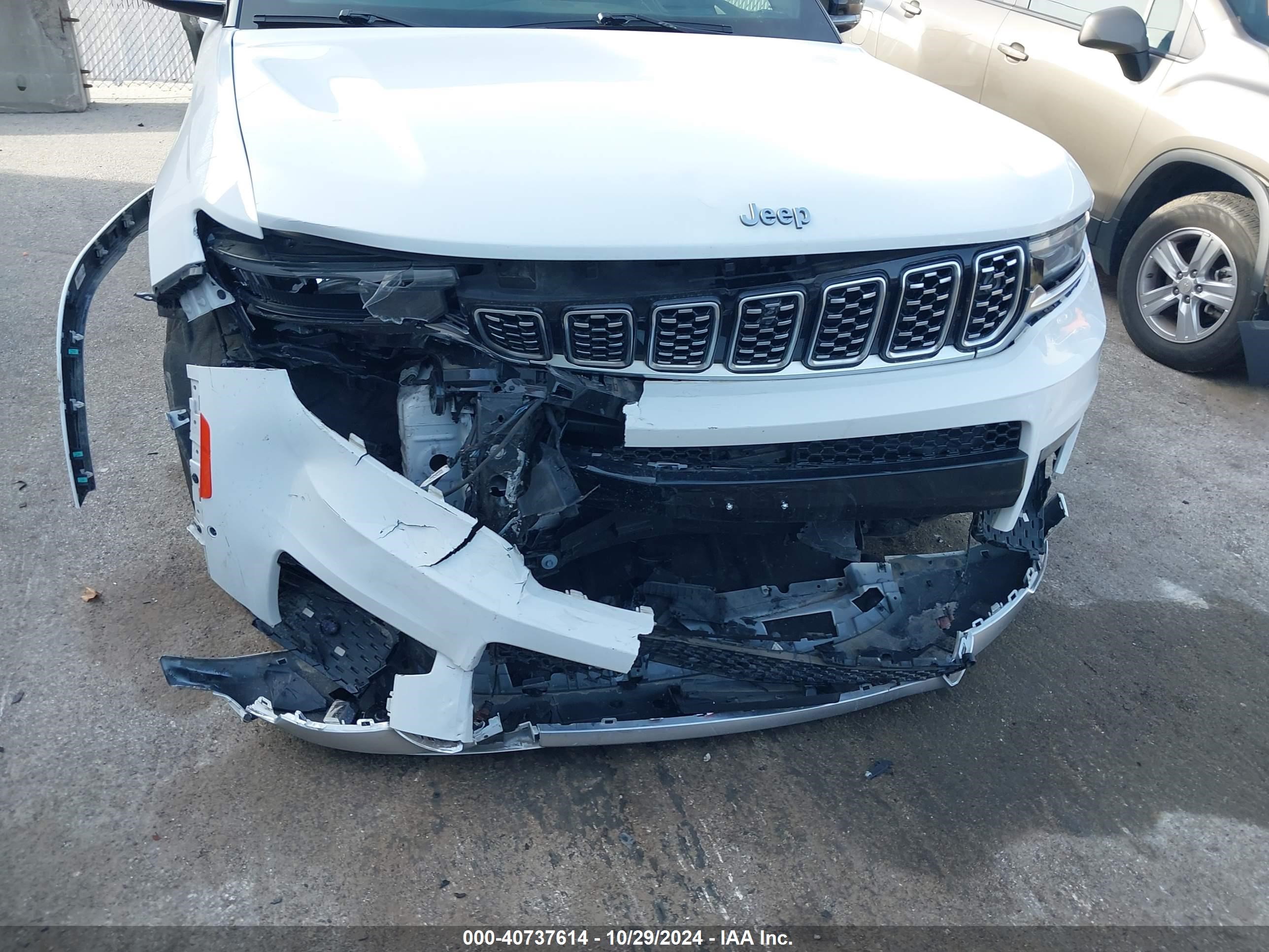 2021 Jeep Grand Cherokee L Summit Reserve 4x4 White vin: 1C4RJKEG7M8164567