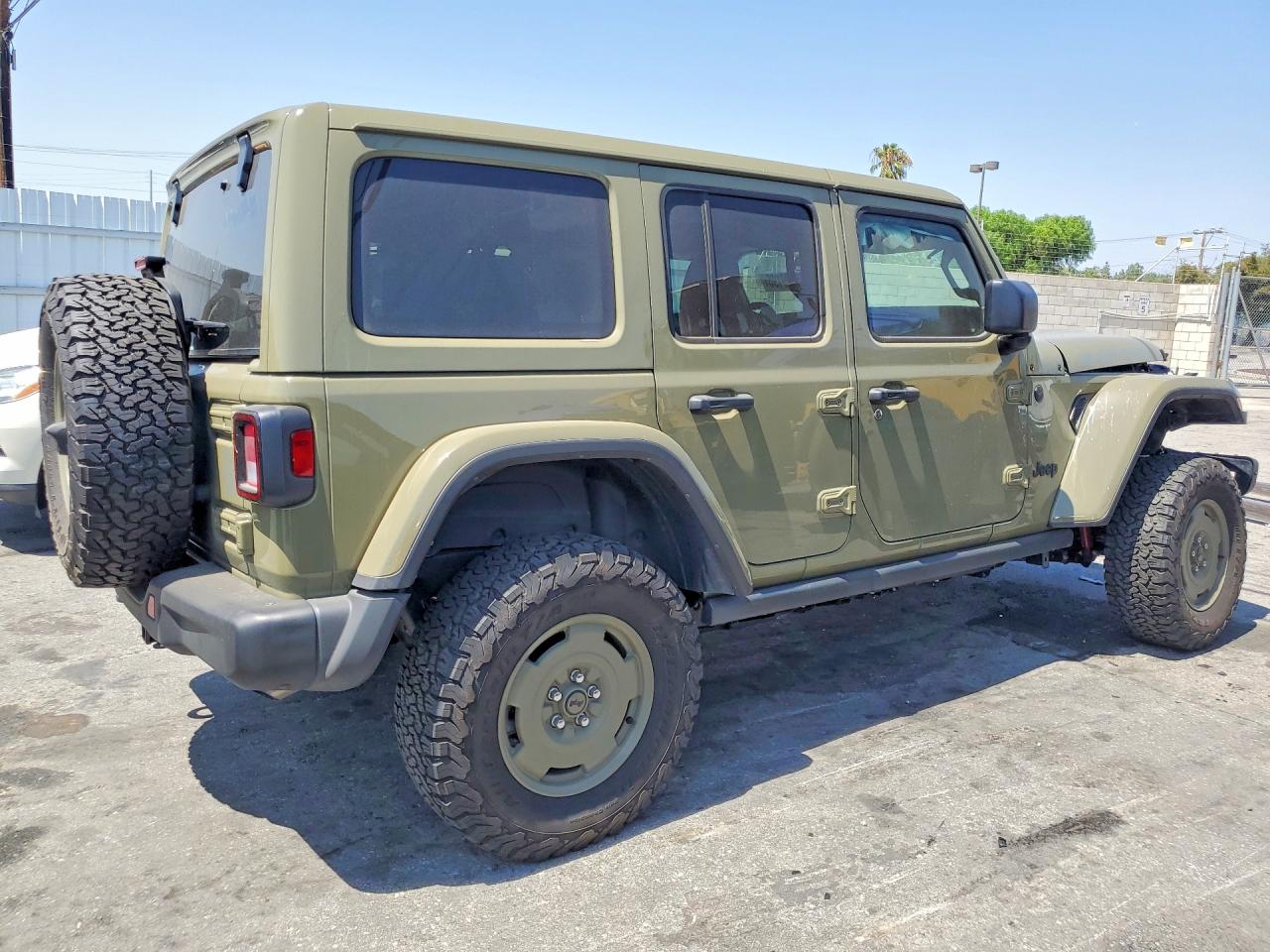 2025 Jeep Wrangler Sport 4xe Зеленый vin: 1C4RJXN65SW514226