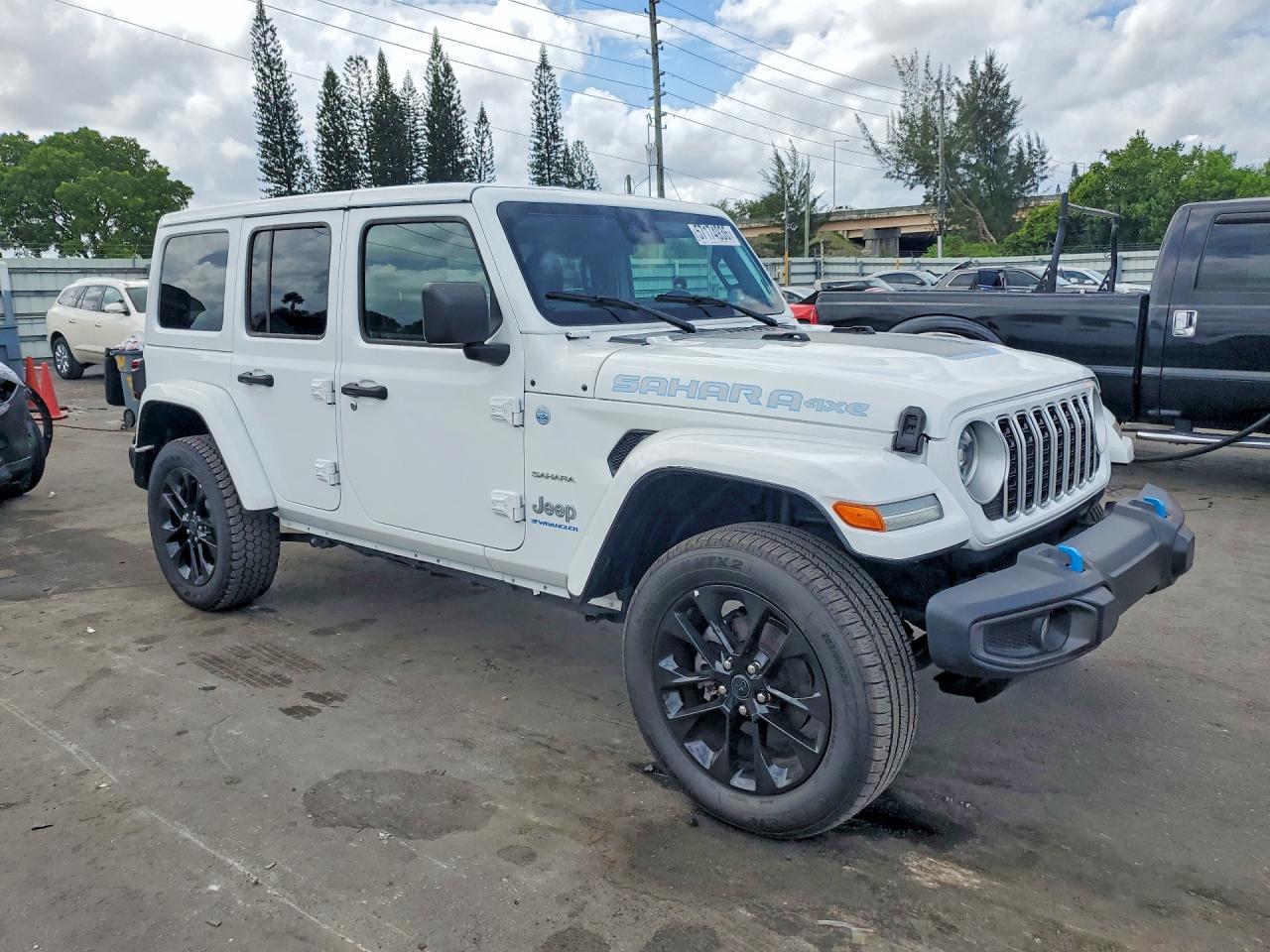 2024 Jeep Wrangler Sahara 4xe White vin: 1C4RJXP67RW270764