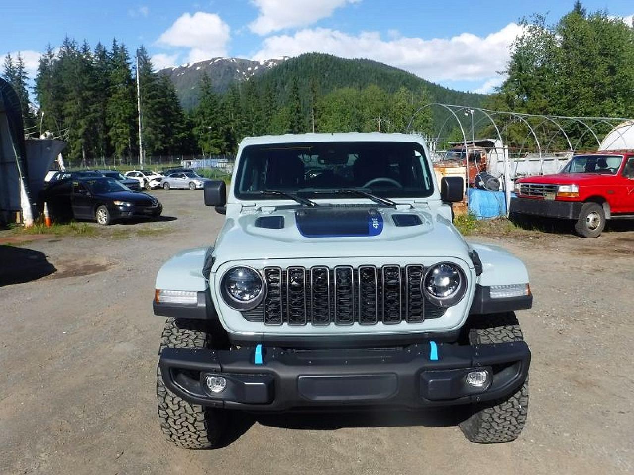 2024 Jeep Wrangler Rubicon 4xe Silver vin: 1C4RJXR65RW126935