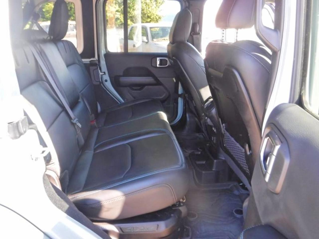 2024 Jeep Wrangler Rubicon 4xe Silver vin: 1C4RJXR65RW126935