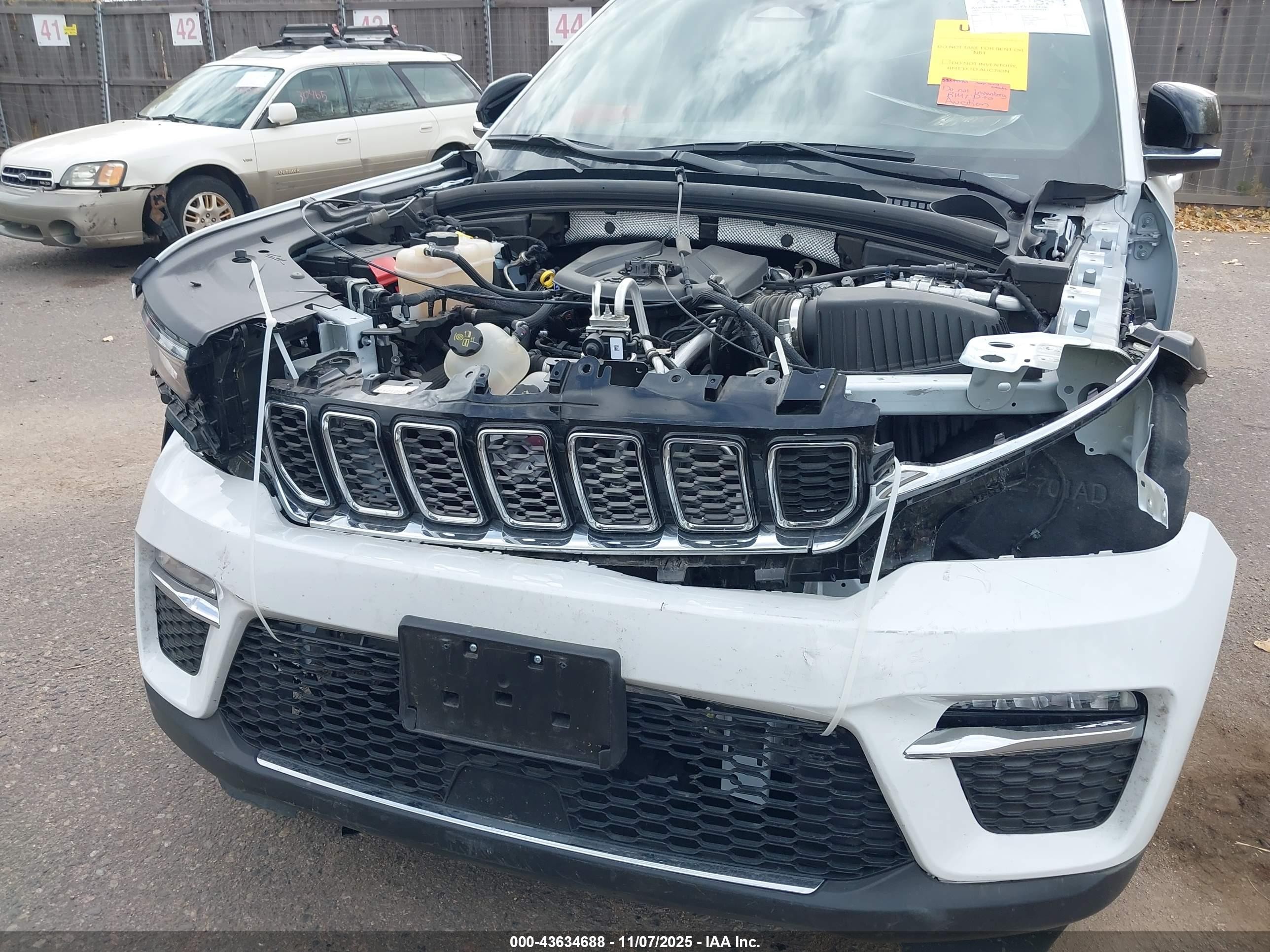 2025 Jeep Grand Cherokee 4xe   Белый vin: 1C4RJYB60S8693063