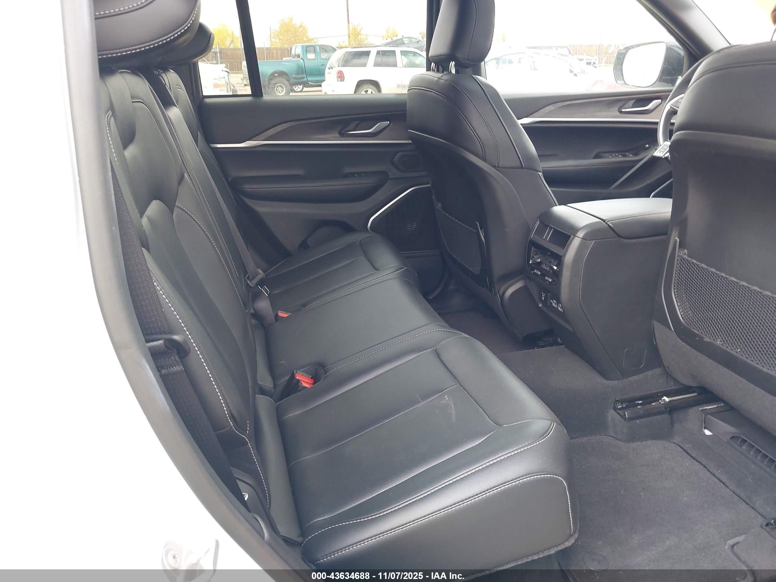 2025 Jeep Grand Cherokee 4xe   Белый vin: 1C4RJYB60S8693063
