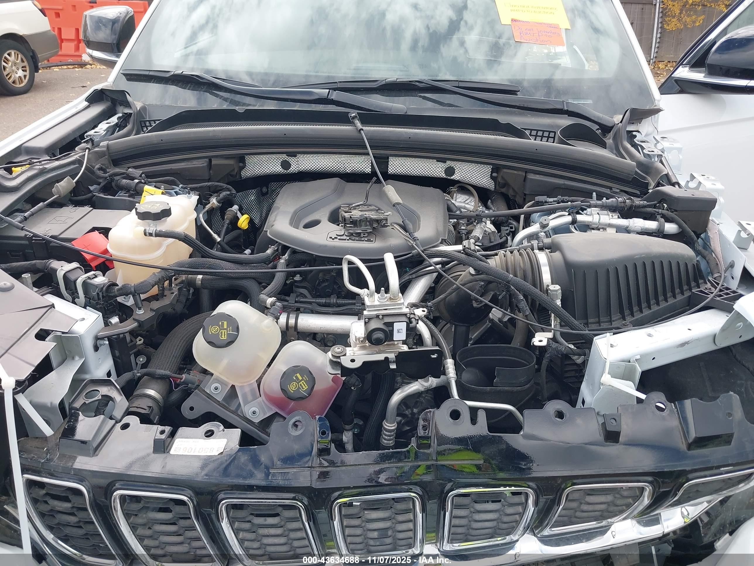2025 Jeep Grand Cherokee 4xe   Белый vin: 1C4RJYB60S8693063
