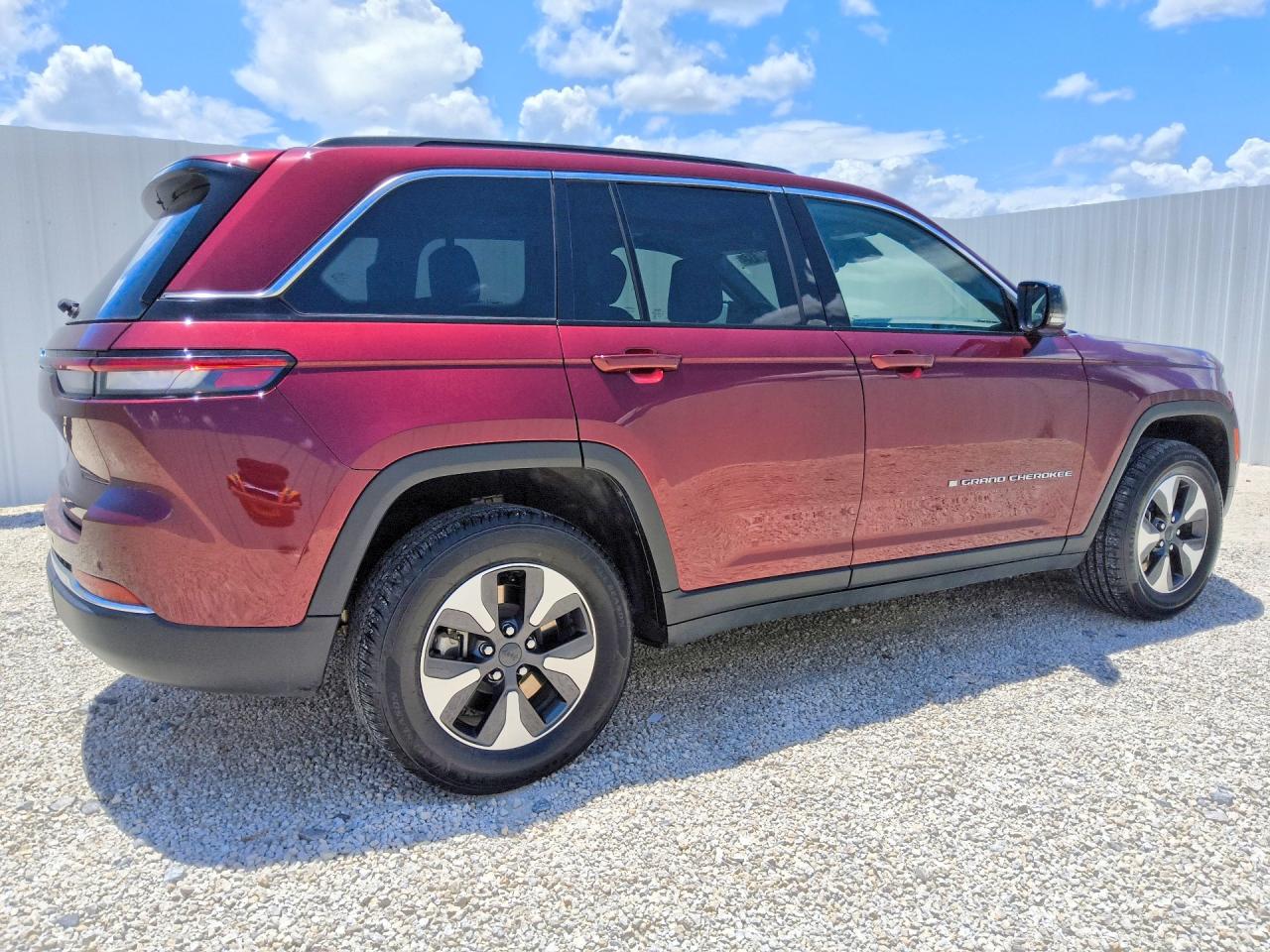 2024 Jeep Grand Cherokee Limited 4xe Burgundy vin: 1C4RJYB61RC171677
