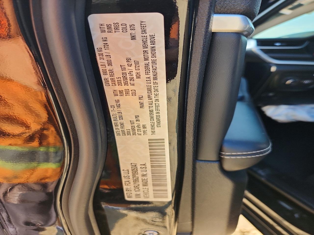 2023 Jeep Grand Cherokee Limited 4xe Black vin: 1C4RJYB62P8905047