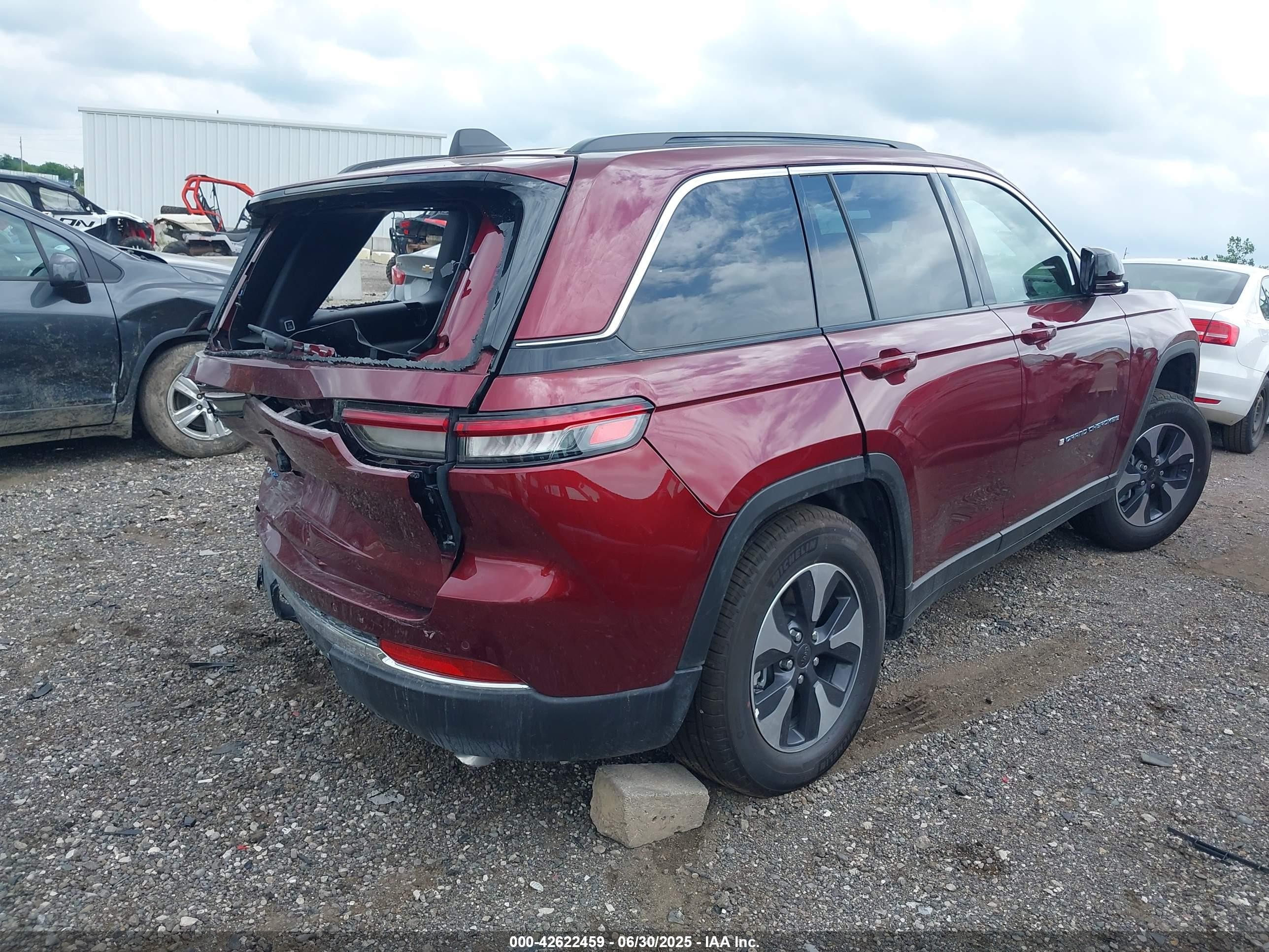 2025 Jeep Grand Cherokee 4xe   Красный vin: 1C4RJYB62S8700336