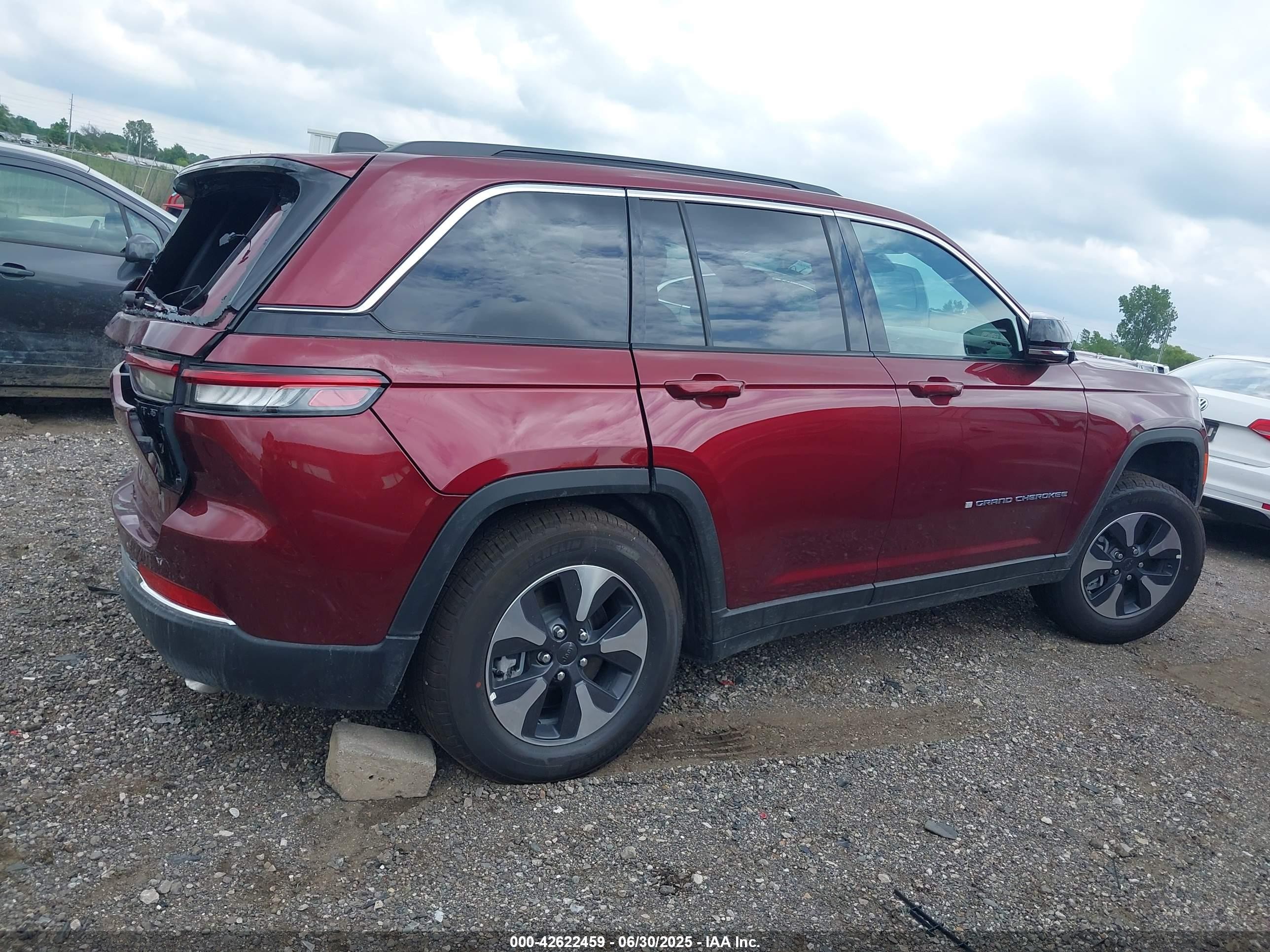 2025 Jeep Grand Cherokee 4xe   Красный vin: 1C4RJYB62S8700336