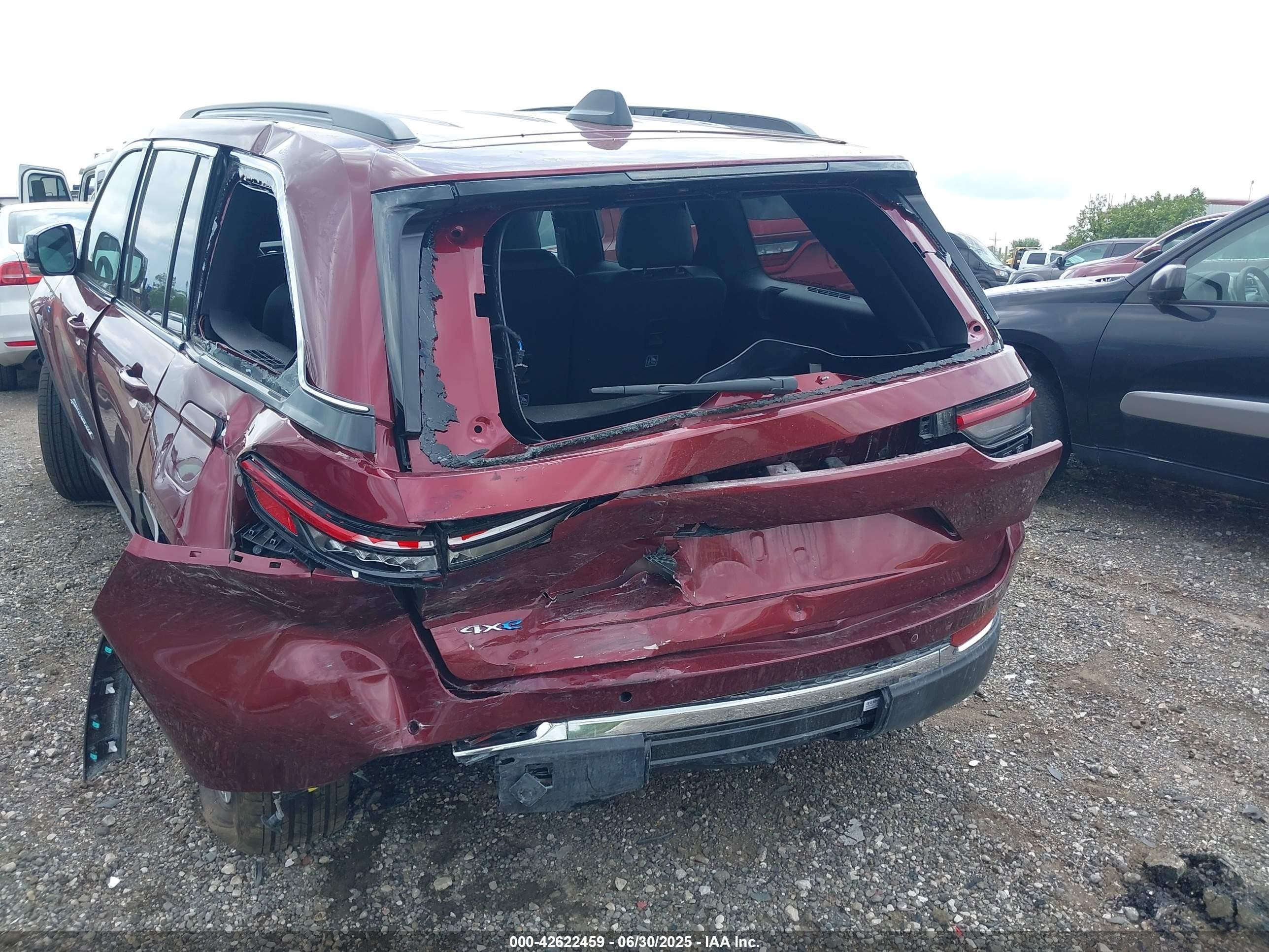 2025 Jeep Grand Cherokee 4xe   Красный vin: 1C4RJYB62S8700336
