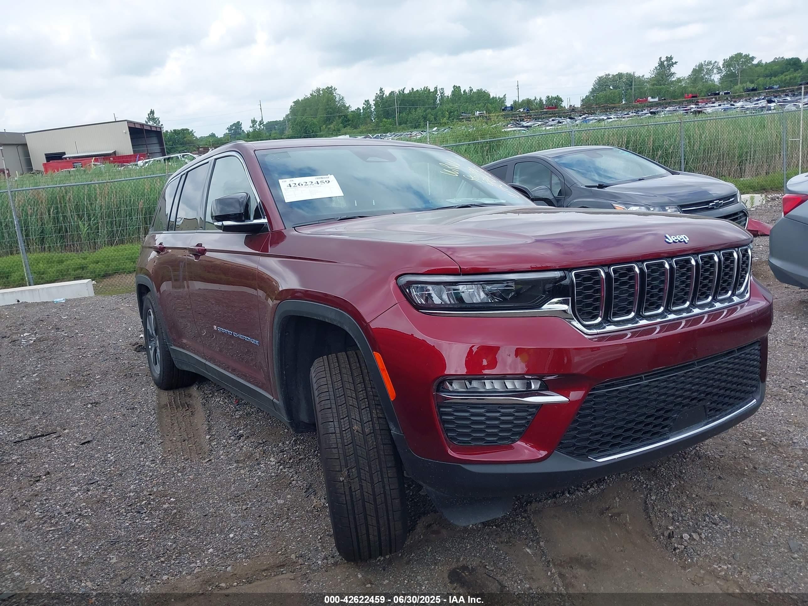 2025 Jeep Grand Cherokee 4xe   Красный vin: 1C4RJYB62S8700336