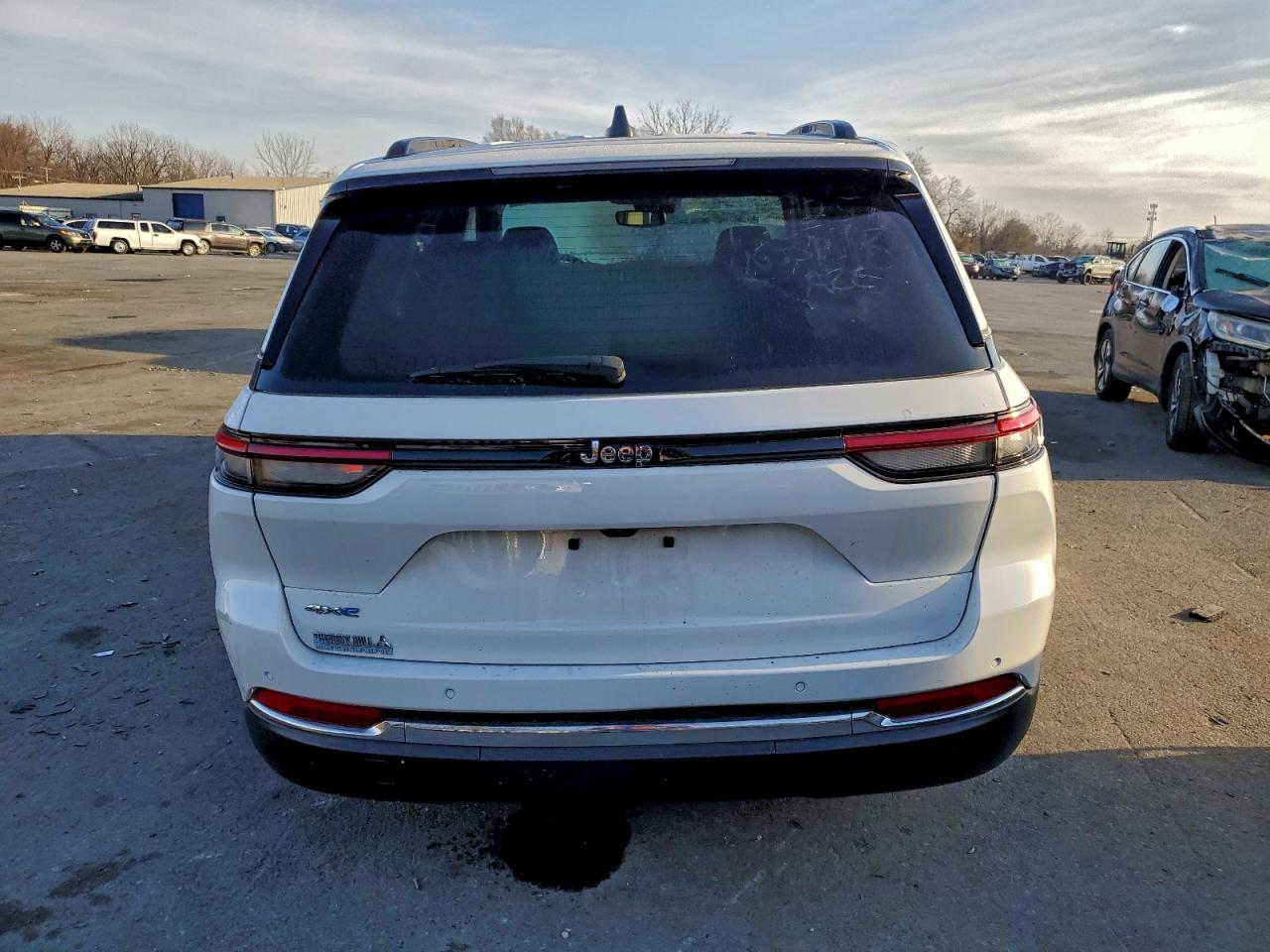 2024 Jeep Grand Cherokee Limited 4xe White vin: 1C4RJYB63RC713328