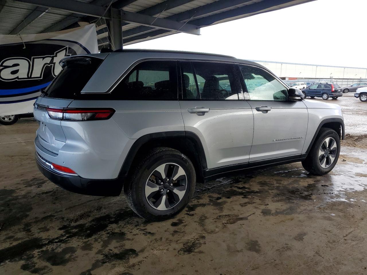 2024 Jeep Grand Cherokee Limited 4xe Silver vin: 1C4RJYB65RC158415