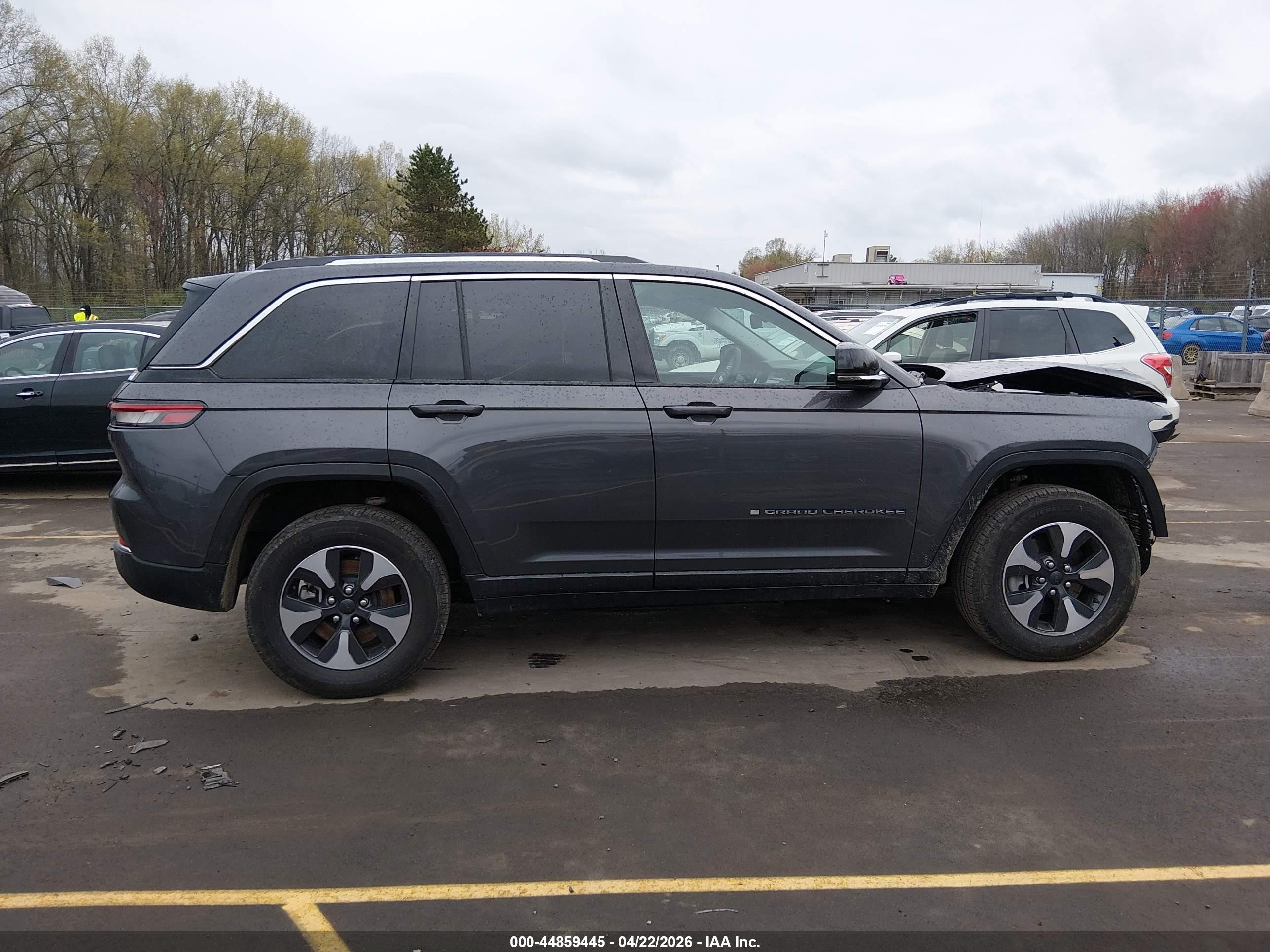 2024 Jeep Grand Cherokee 4xe Gray vin: 1C4RJYB65RC681675