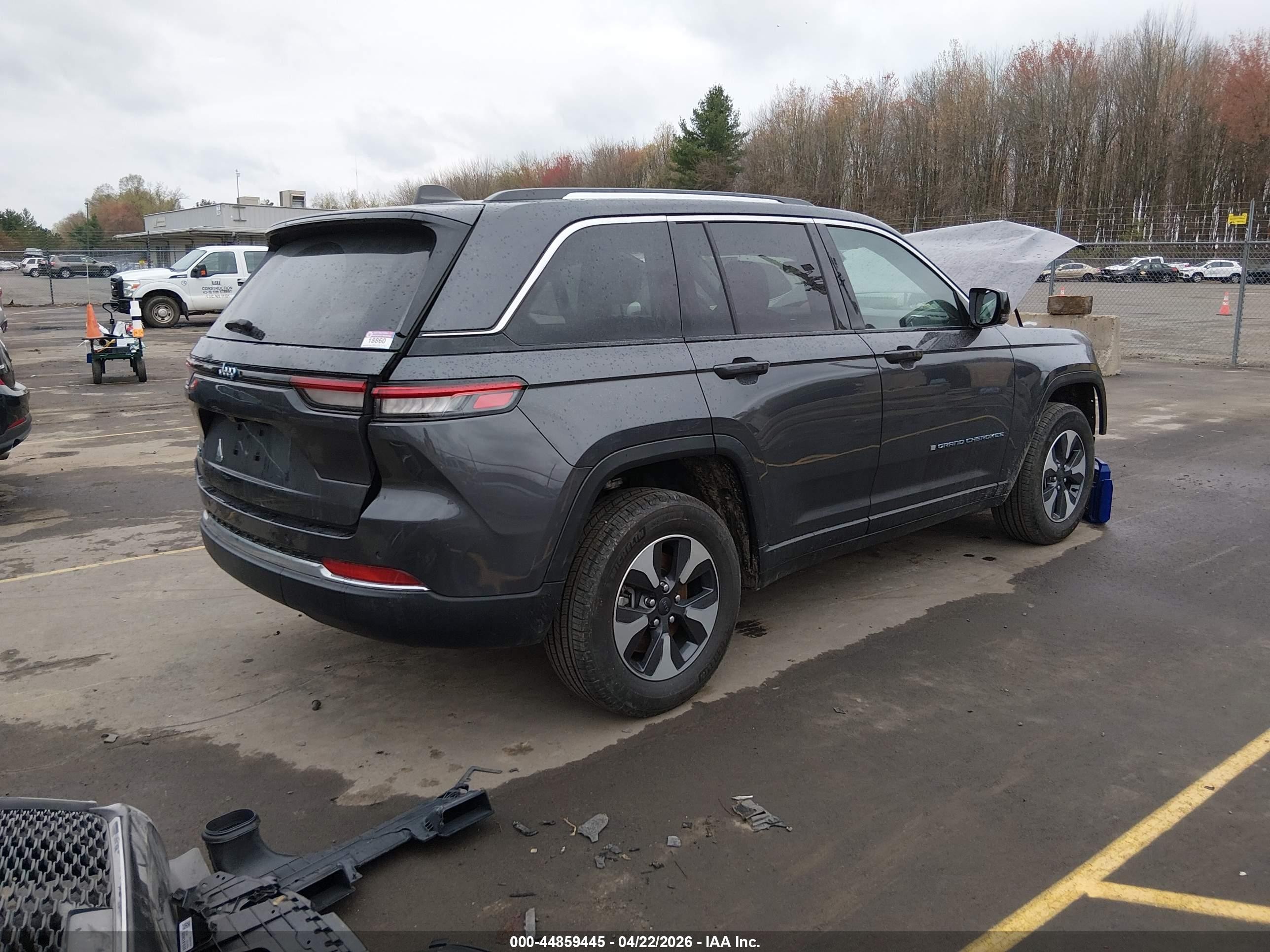 2024 Jeep Grand Cherokee 4xe Gray vin: 1C4RJYB65RC681675
