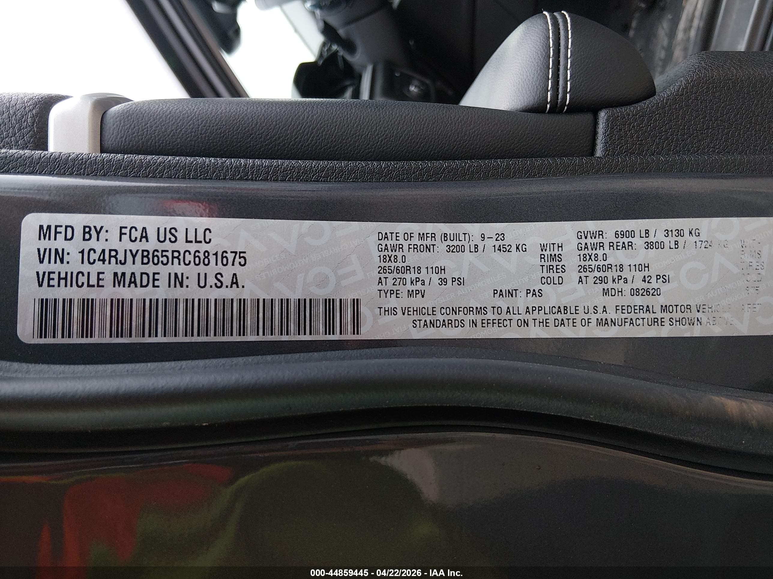2024 Jeep Grand Cherokee 4xe Gray vin: 1C4RJYB65RC681675