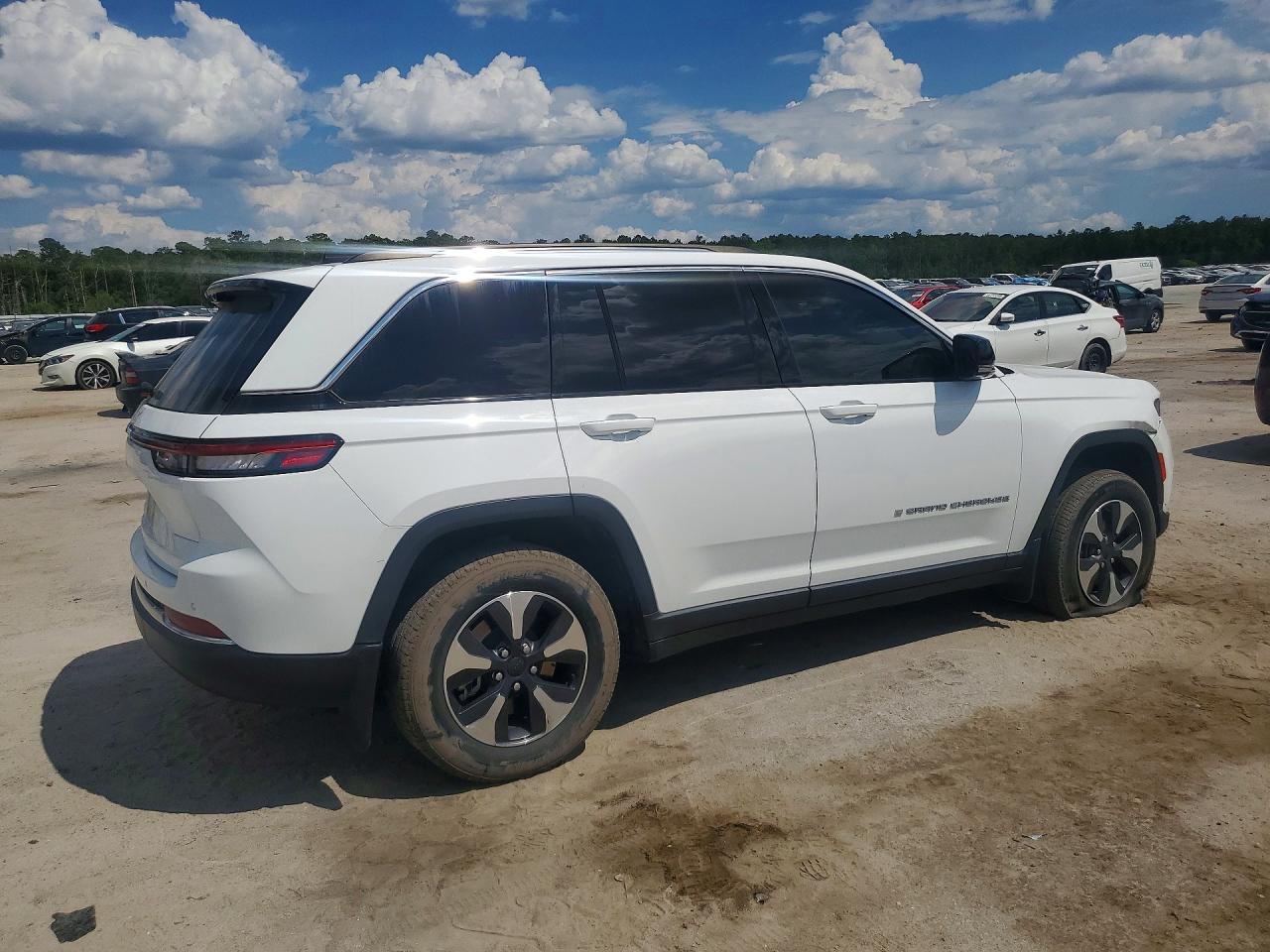 2022 Jeep Grand Cherokee Limited 4xe White vin: 1C4RJYB66N8759491