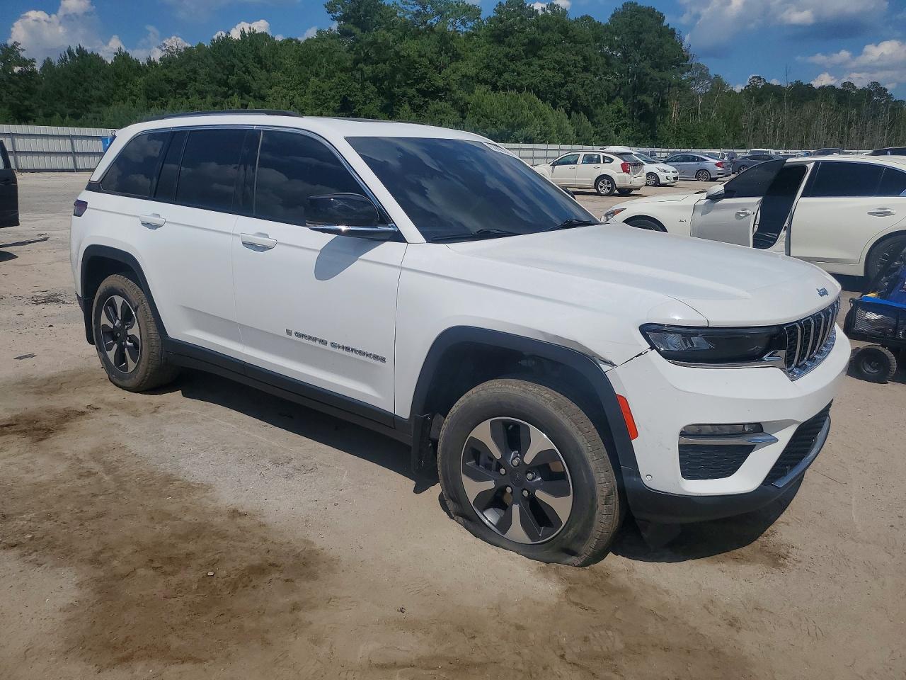 2022 Jeep Grand Cherokee Limited 4xe White vin: 1C4RJYB66N8759491