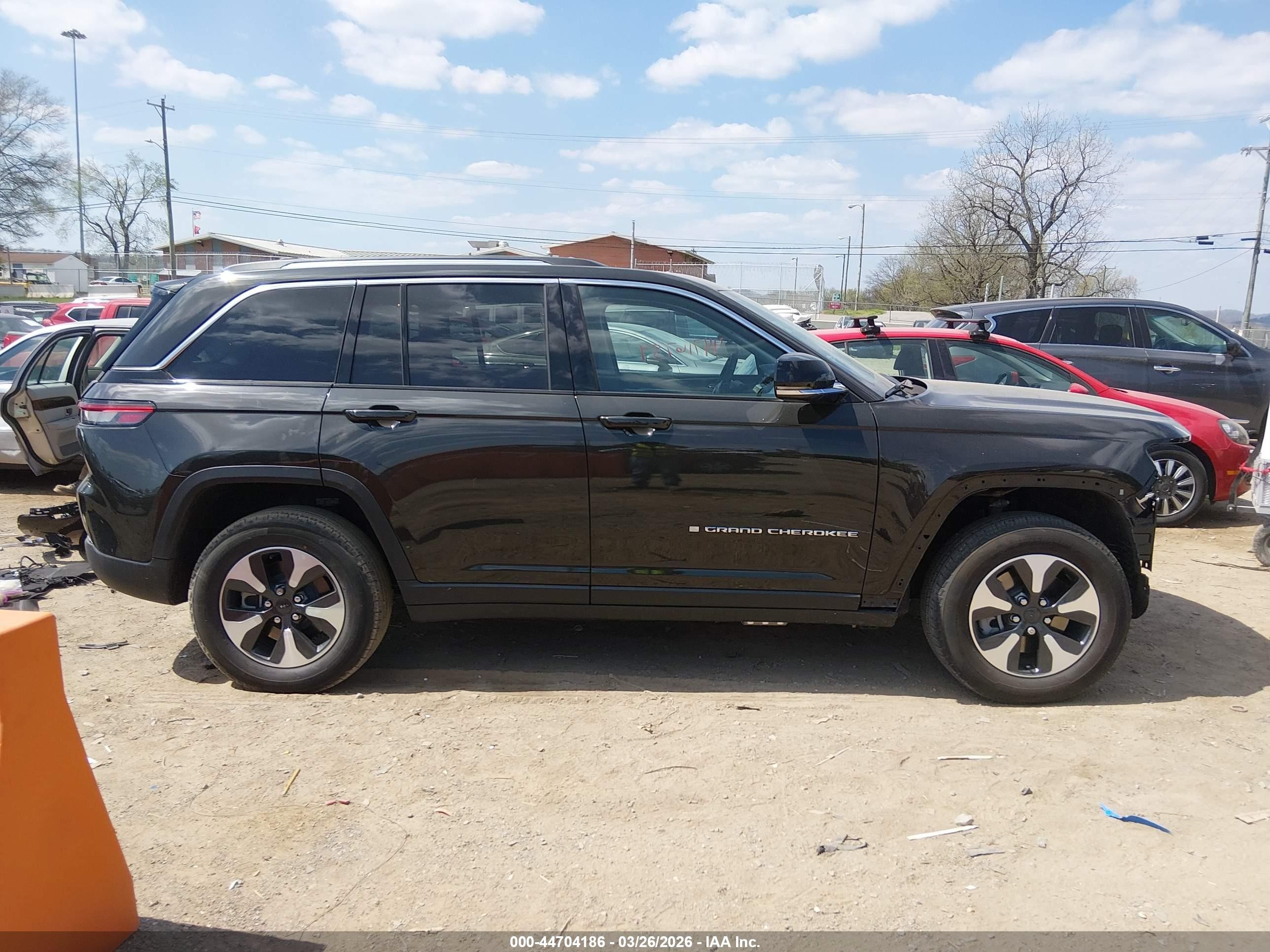 2024 Jeep Grand Cherokee 4xe   Black vin: 1C4RJYB66RC719236