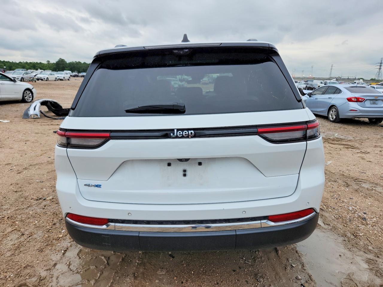 2022 Jeep Grand Cherokee Limited 4xe White vin: 1C4RJYB68N8757869