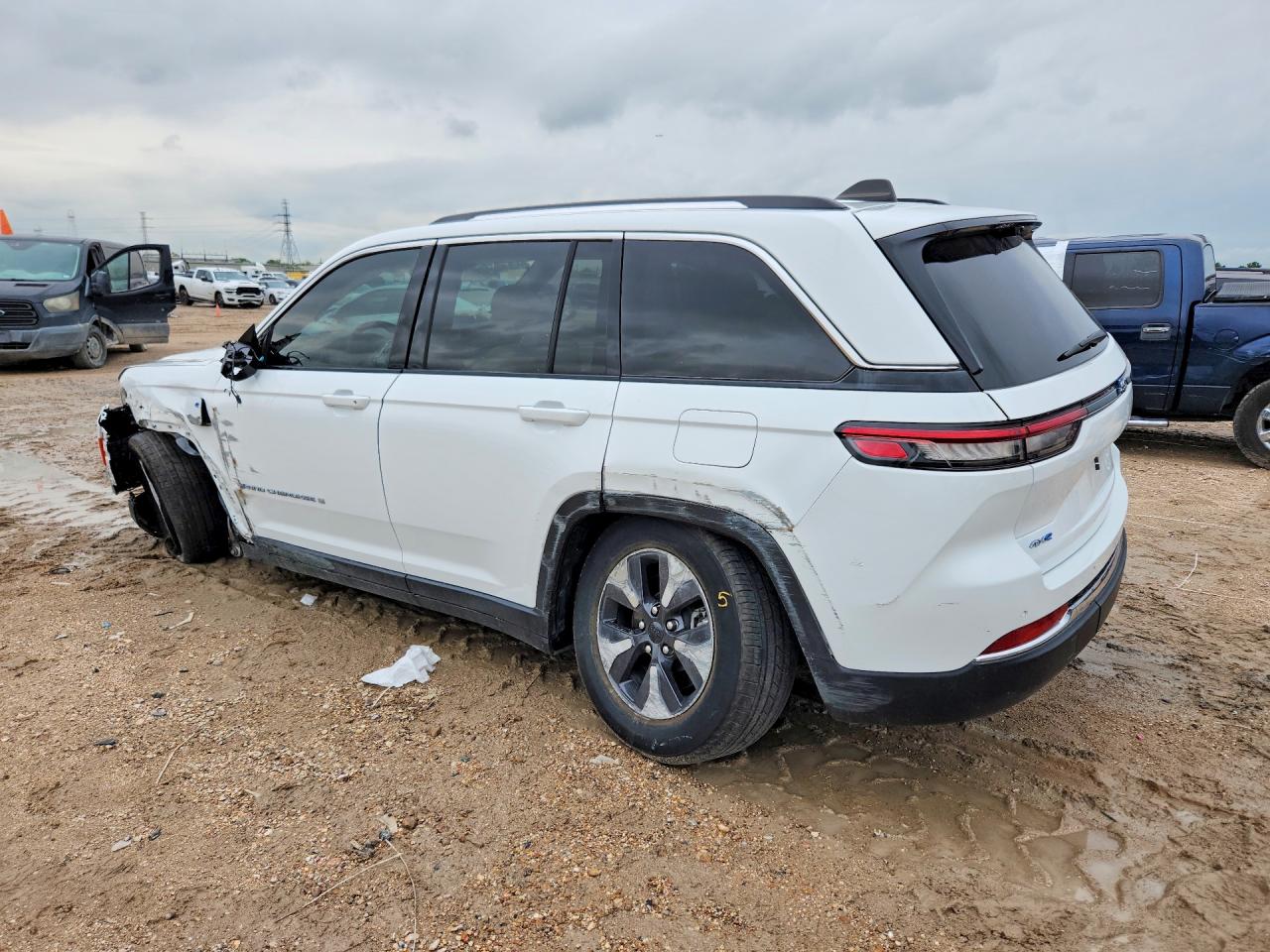 2022 Jeep Grand Cherokee Limited 4xe White vin: 1C4RJYB68N8757869