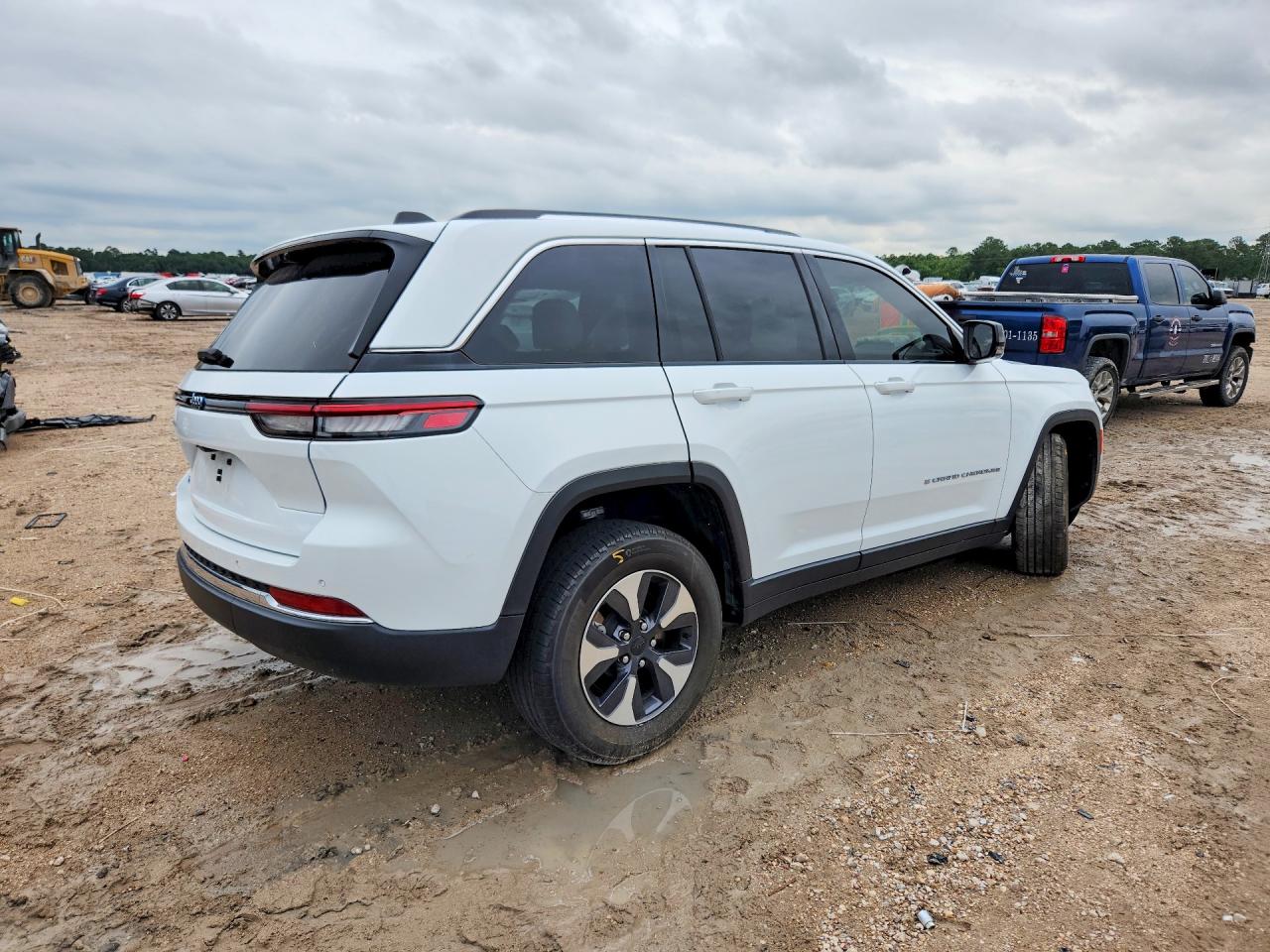 2022 Jeep Grand Cherokee Limited 4xe White vin: 1C4RJYB68N8757869