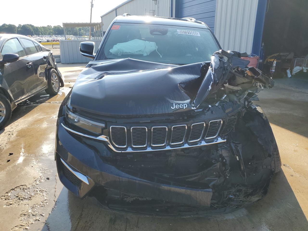 2024 Jeep Grand Cherokee Limited 4xe Черный vin: 1C4RJYB69R8520426 Damage: Front Bumper Reinforcement, Bent, > 12 Inches