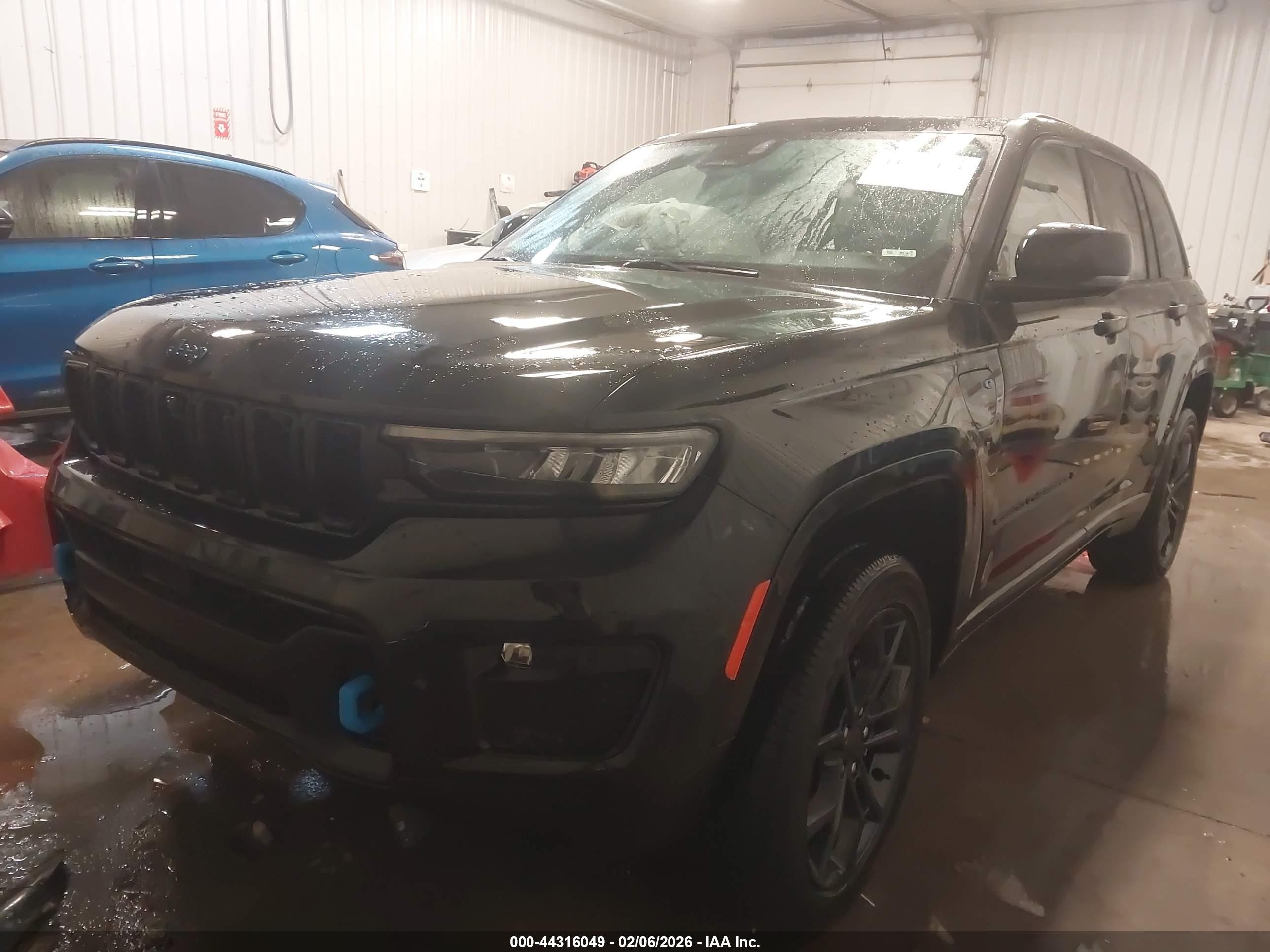 2025 Jeep Grand Cherokee 4xe Anniversary Edition Черный vin: 1C4RJYB69S8651913