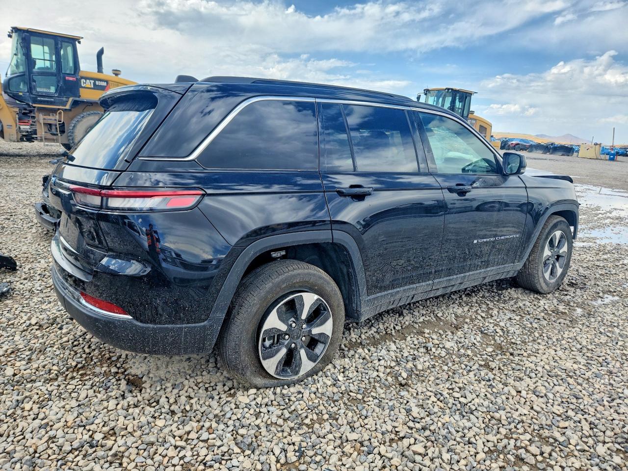 2025 Jeep Grand Cherokee 4xe Черный vin: 1C4RJYB6XS8692423