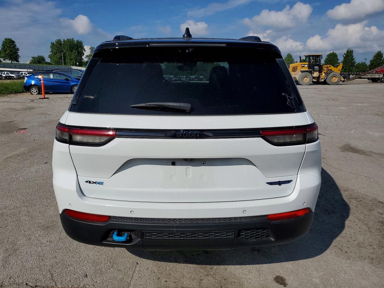 2023 Jeep Grand Cherokee Trailhawk 4xe White vin: 1C4RJYC65P8791866