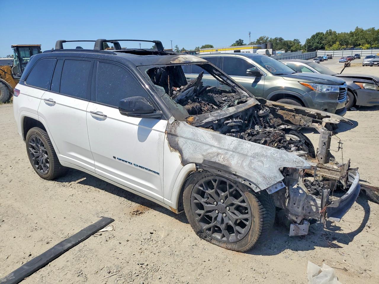 2024 Jeep Grand Cherokee Summit 4xe White vin: 1C4RJYE61R8945795