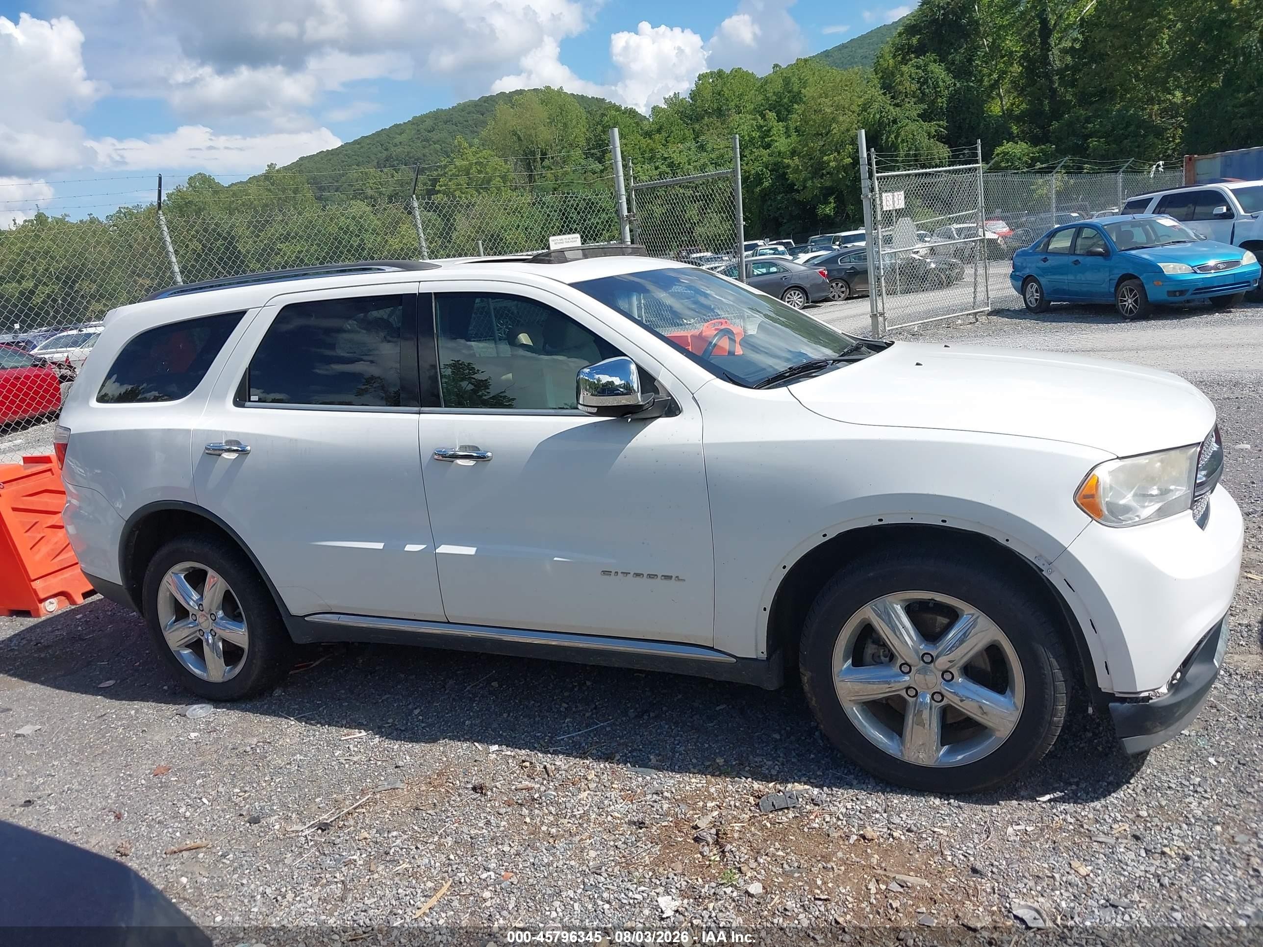 2013 Dodge Durango Citadel White vin: 1C4SDHETXDC678547