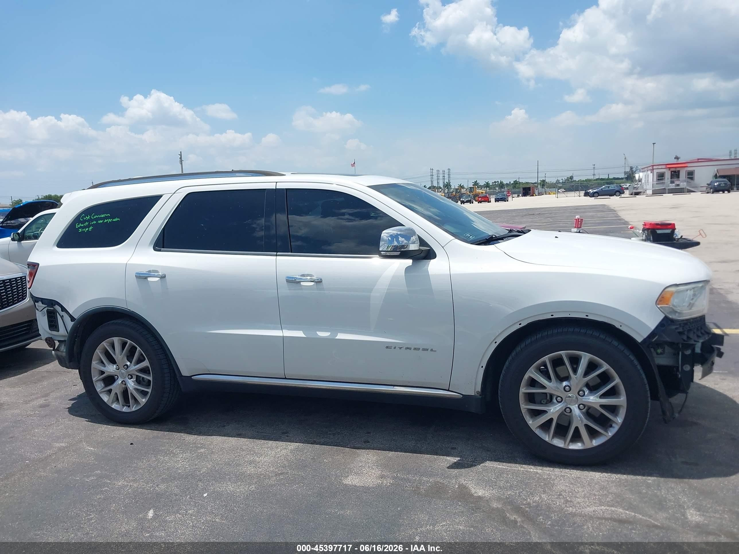 2014 Dodge Durango Citadel White vin: 1C4SDHETXEC970782