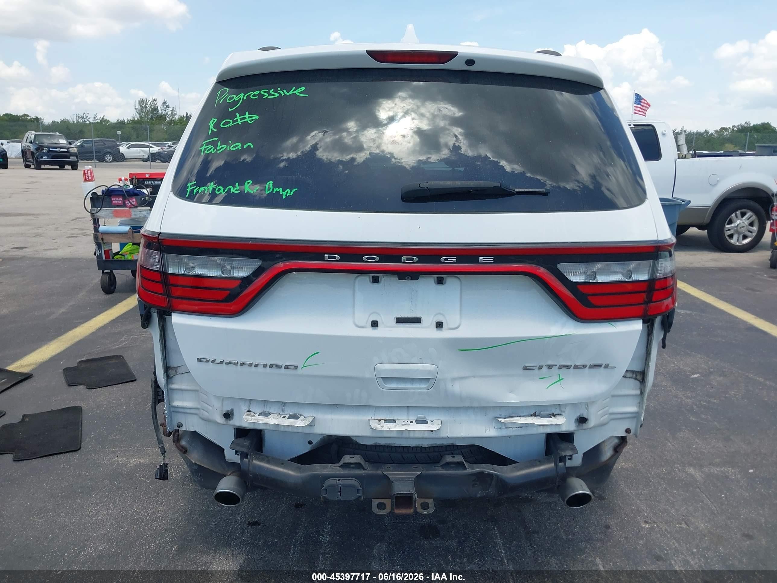 2014 Dodge Durango Citadel White vin: 1C4SDHETXEC970782