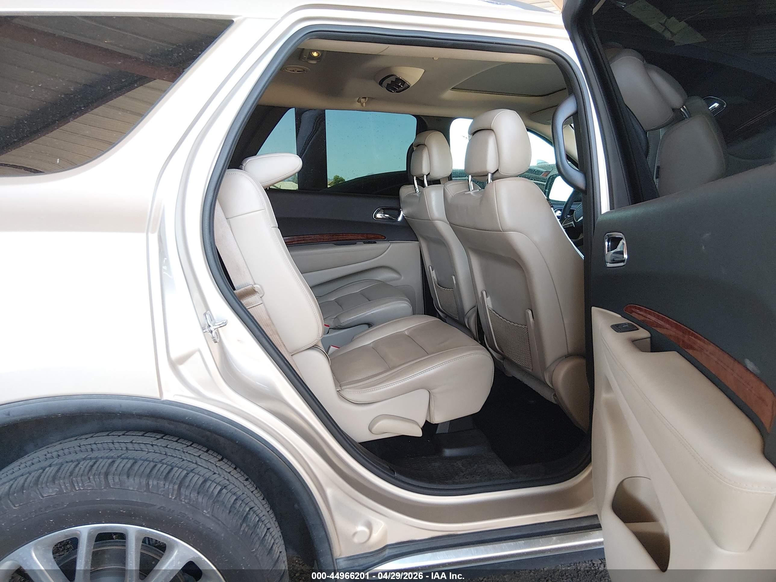 2014 Dodge Durango Citadel Cream vin: 1C4SDJET3EC287345